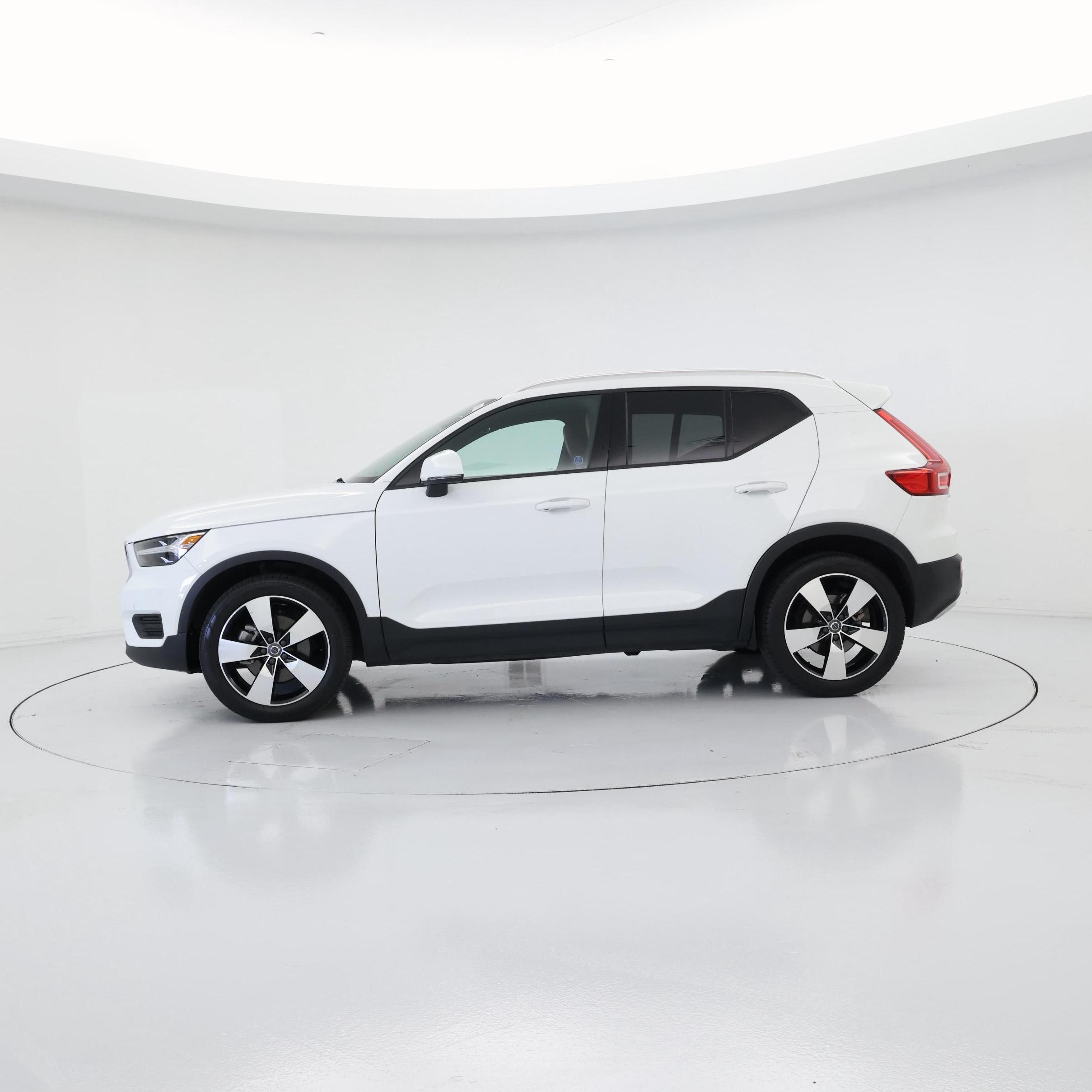 Thumbnail: 2020 Volvo XC40 - 3