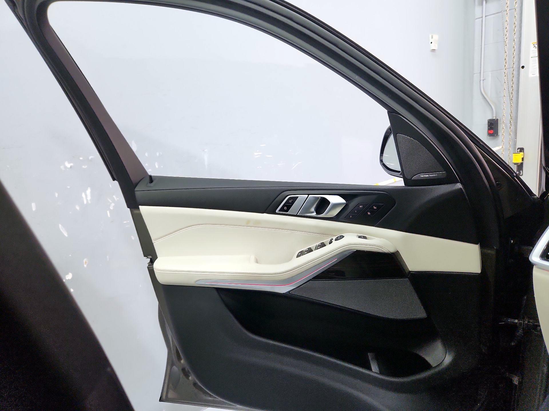 Thumbnail: 2021 BMW X5 - 12