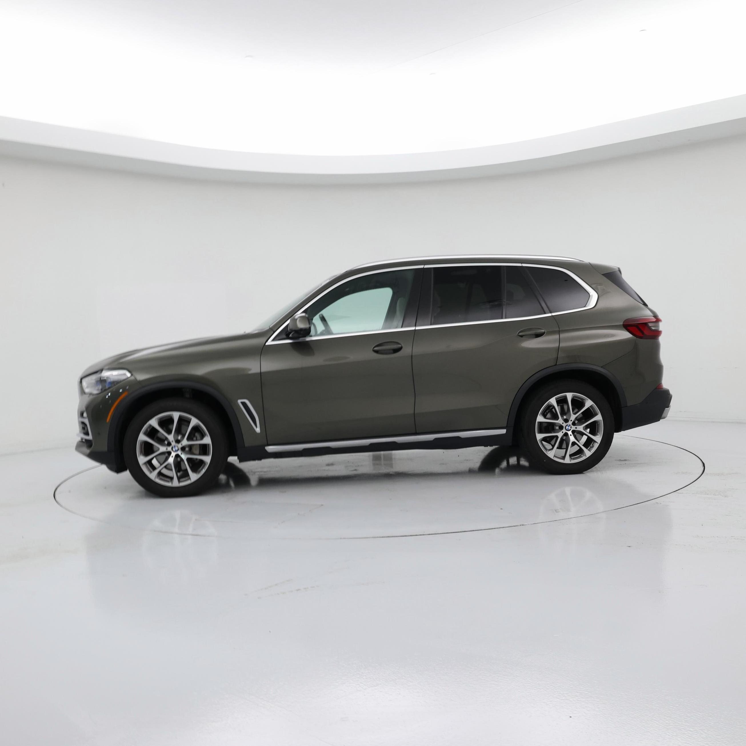 Thumbnail: 2021 BMW X5 - 3