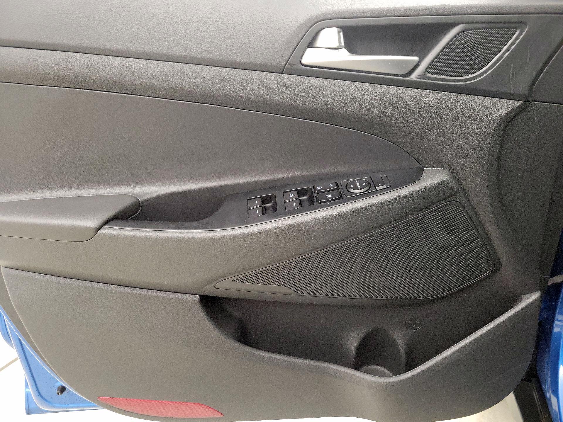 Thumbnail: 2019 Hyundai Tucson - 12