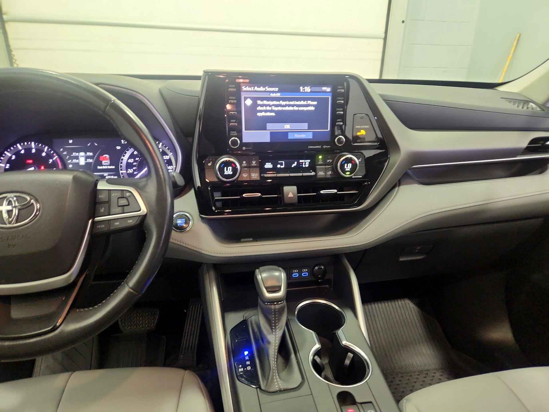 Thumbnail: 2022 Toyota Highlander - 9