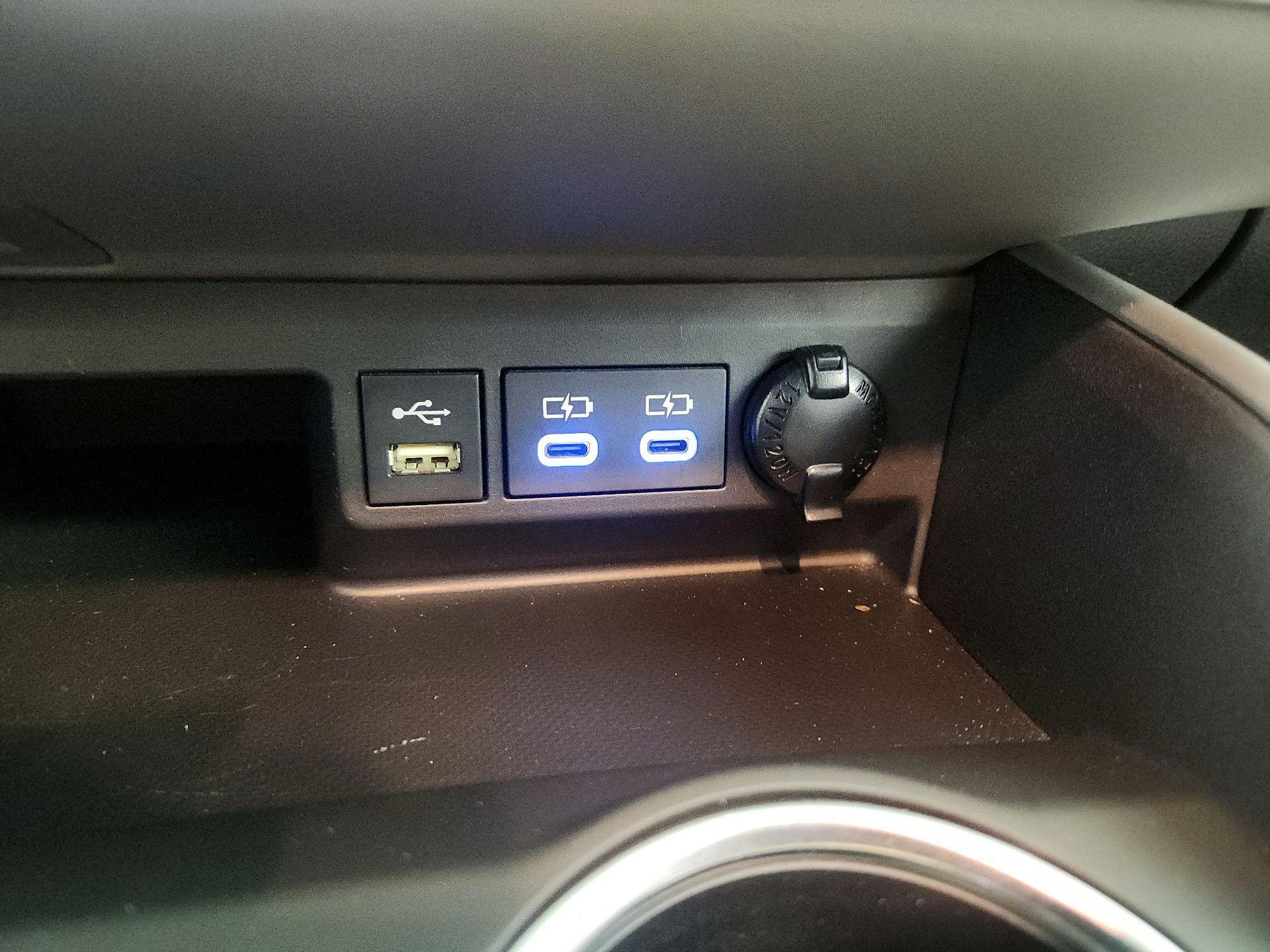 Thumbnail: 2022 Toyota Highlander - 18