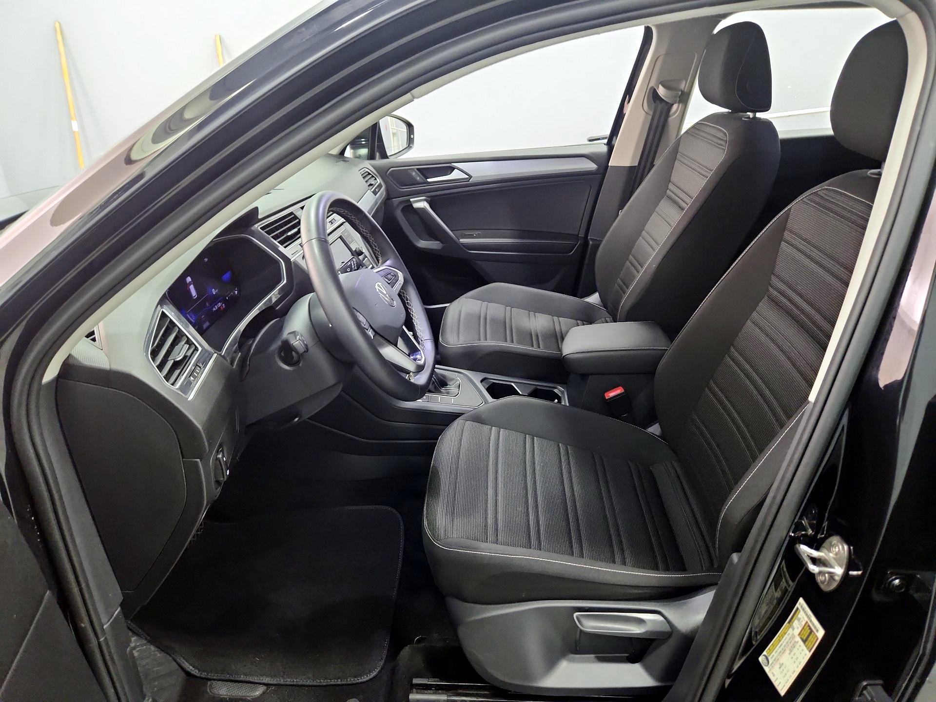 Thumbnail: 2024 Volkswagen Tiguan - 11