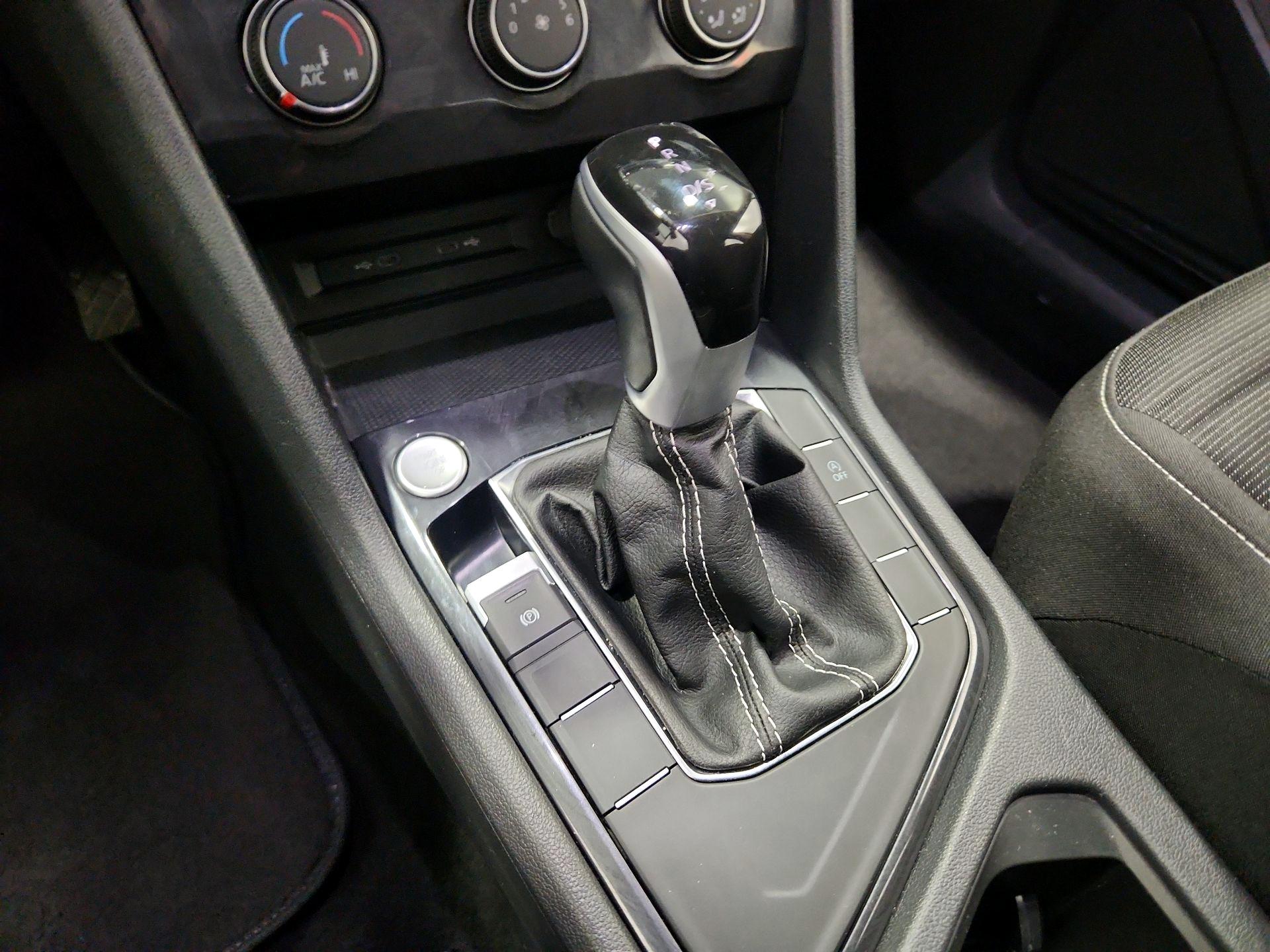 Thumbnail: 2024 Volkswagen Tiguan - 17