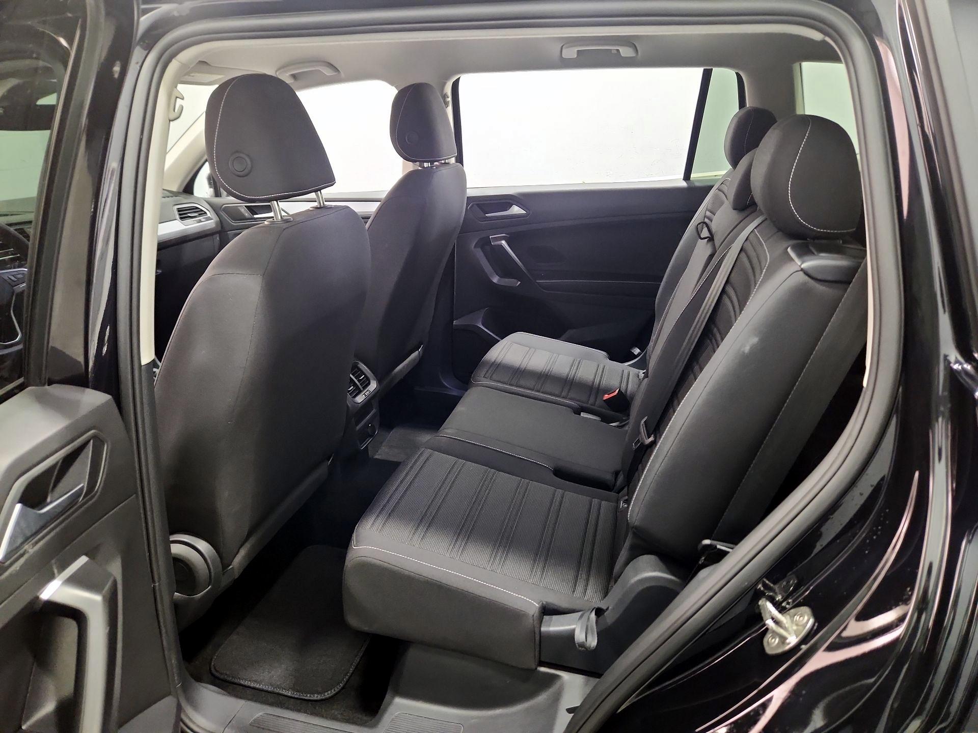 Thumbnail: 2024 Volkswagen Tiguan - 19