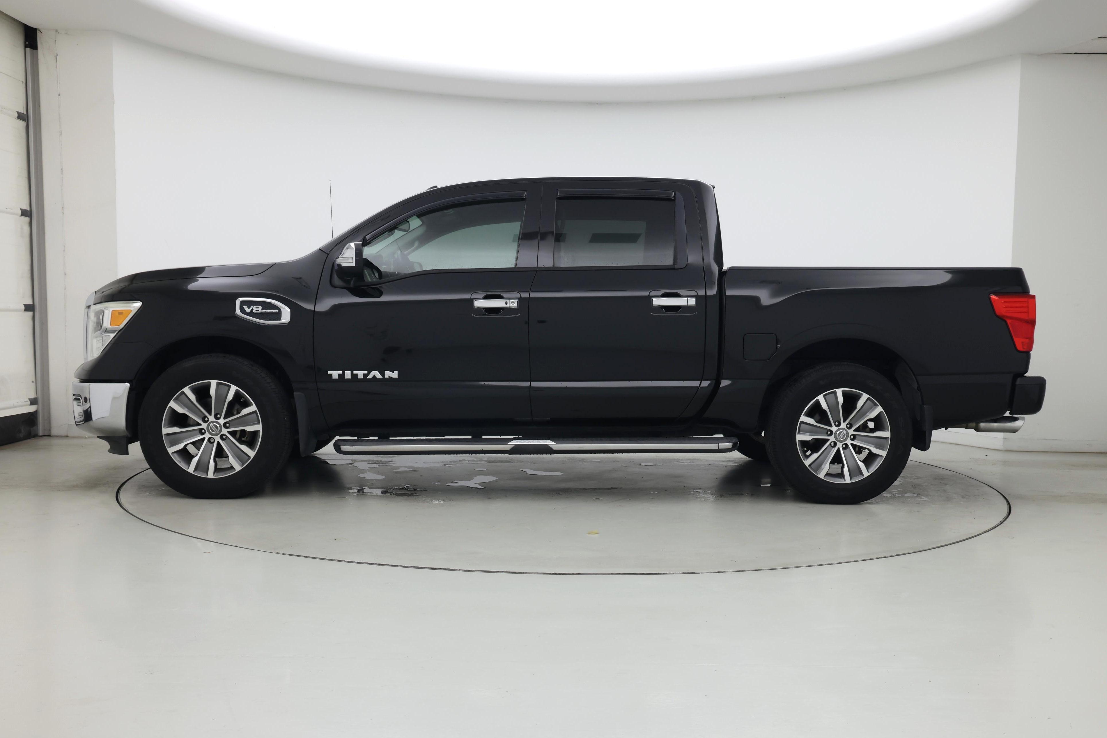 Thumbnail: 2017 Nissan Titan - 3