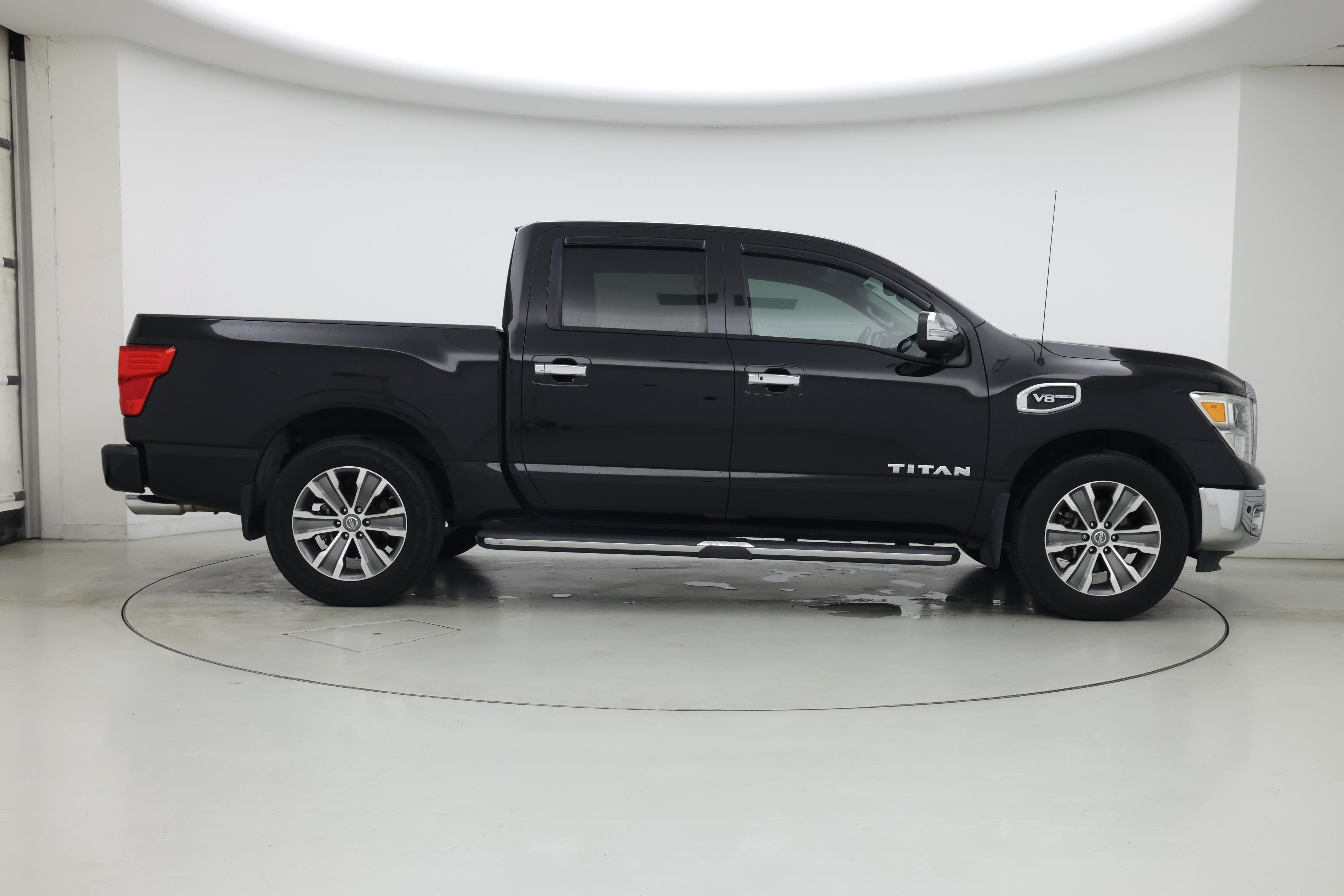 Thumbnail: 2017 Nissan Titan - 7