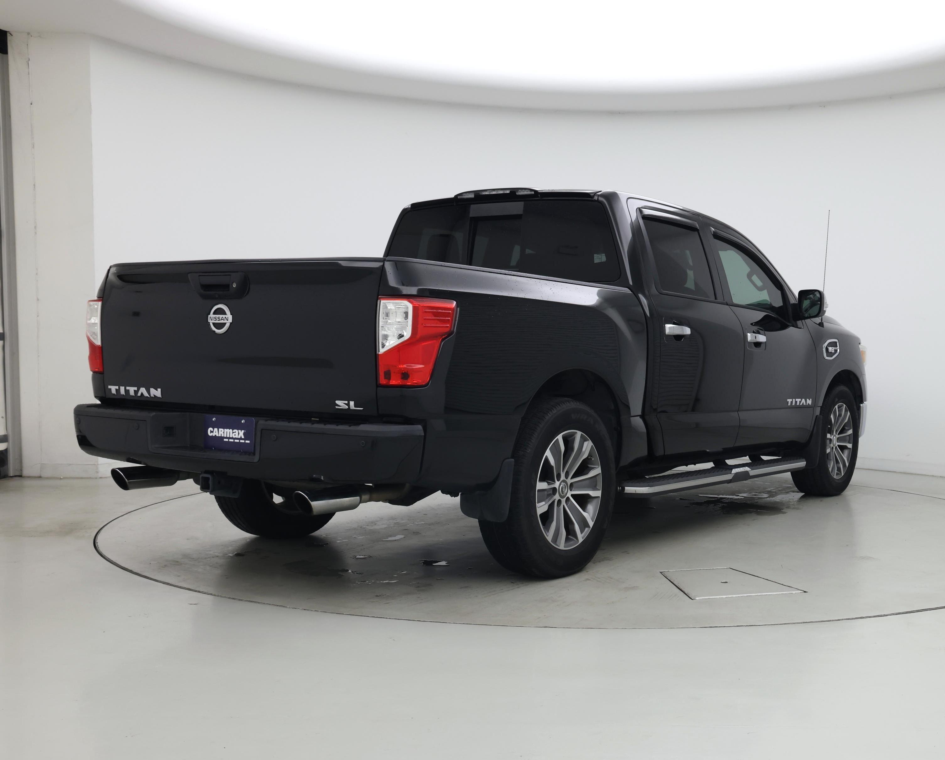 Thumbnail: 2017 Nissan Titan - 8