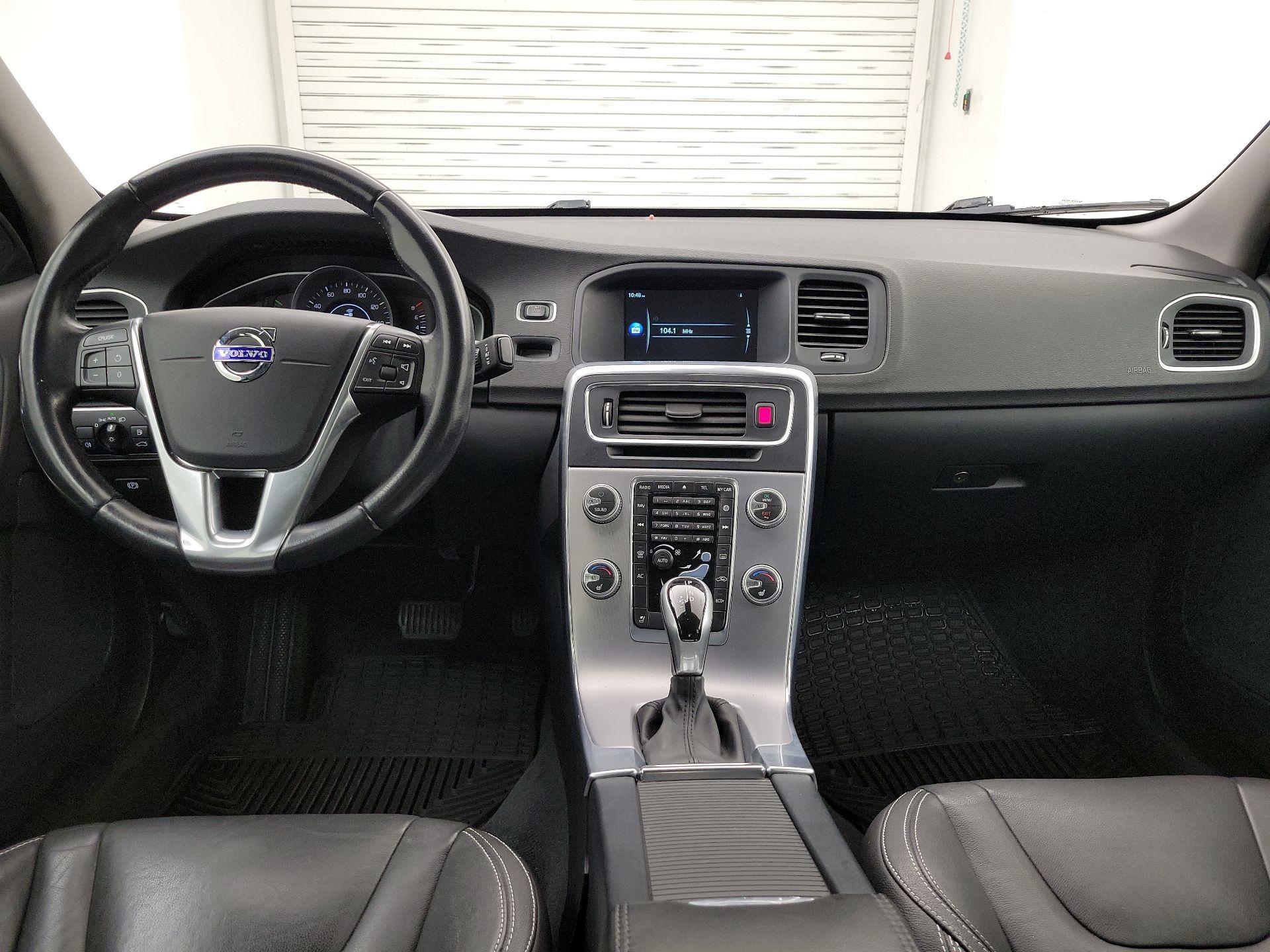 Thumbnail: 2017 Volvo S60 - 9