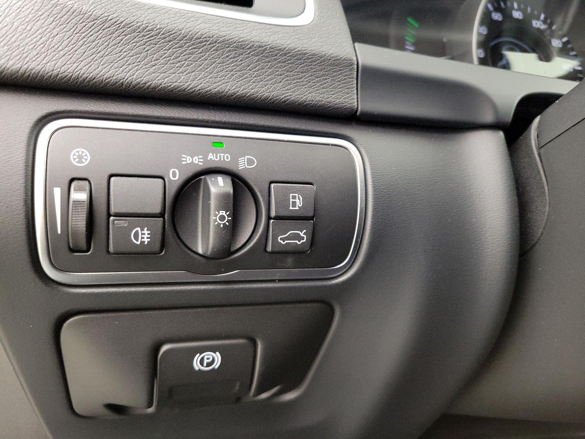 Thumbnail: 2017 Volvo S60 - 13