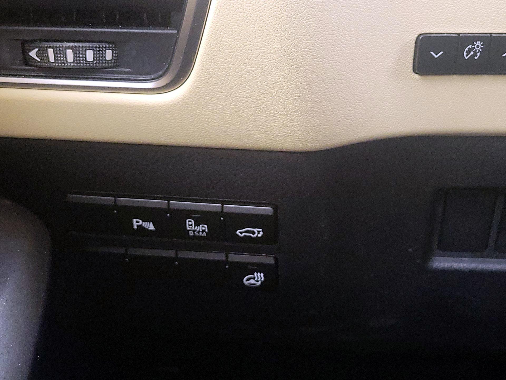 Thumbnail: 2015 Lexus NX - 13