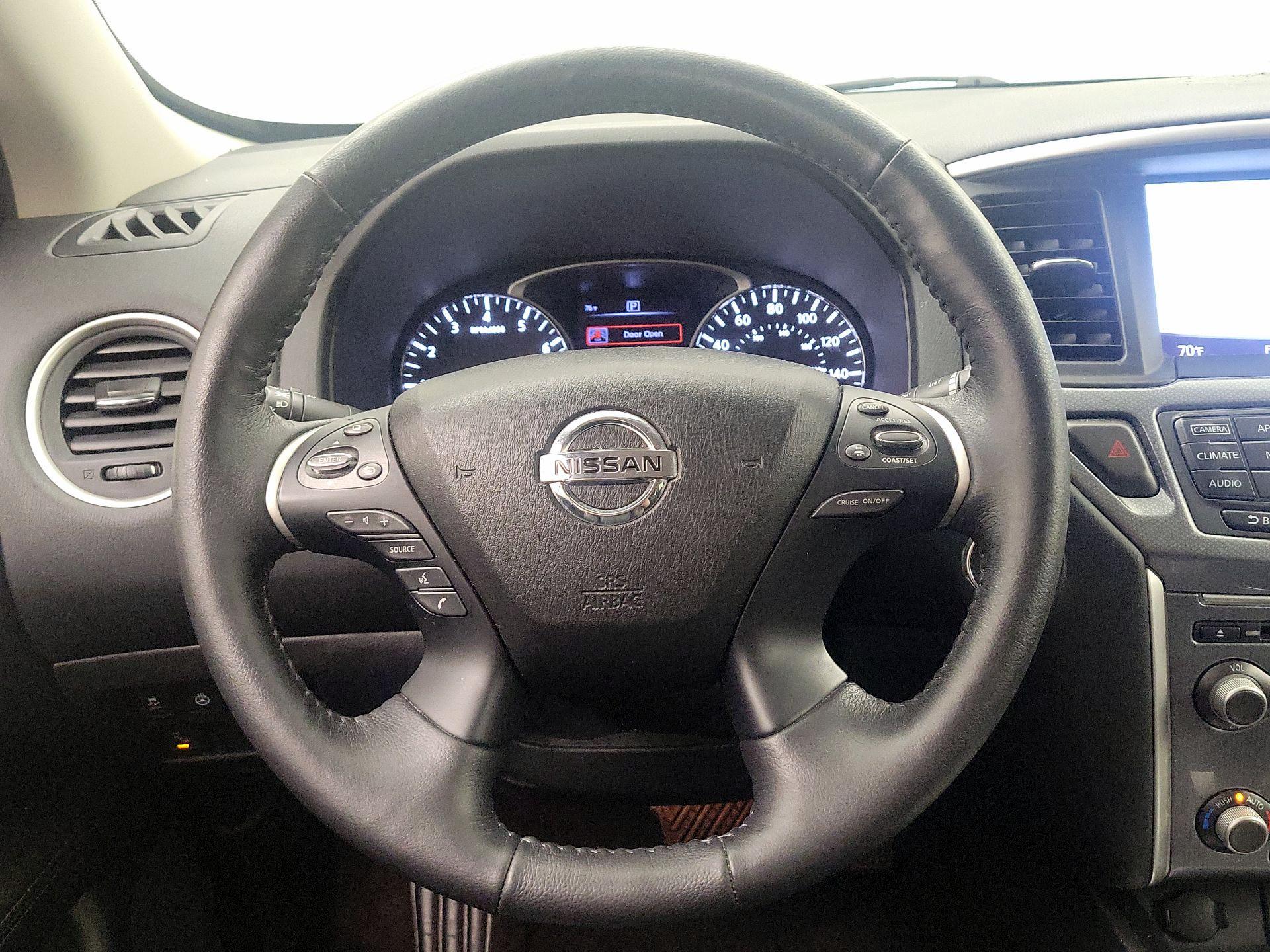 Thumbnail: 2020 Nissan Pathfinder - 10