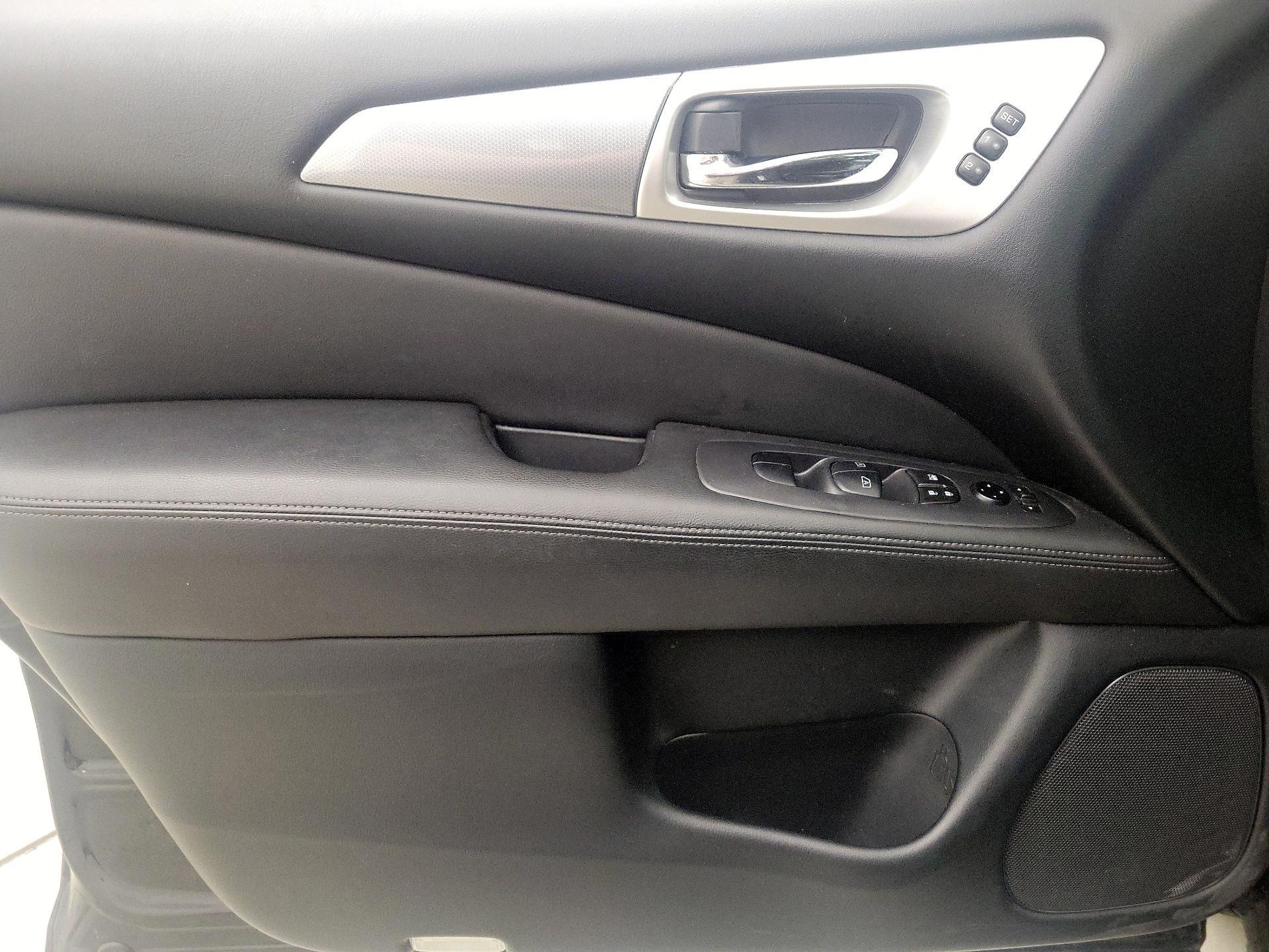 Thumbnail: 2020 Nissan Pathfinder - 12