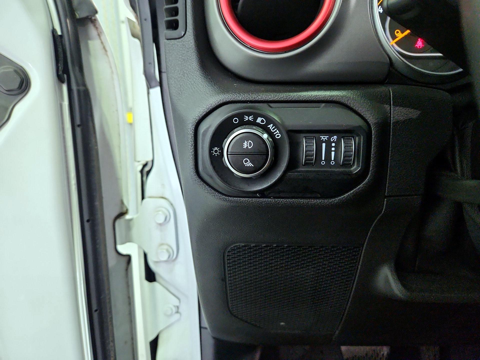 Thumbnail: 2021 Jeep Gladiator - 13