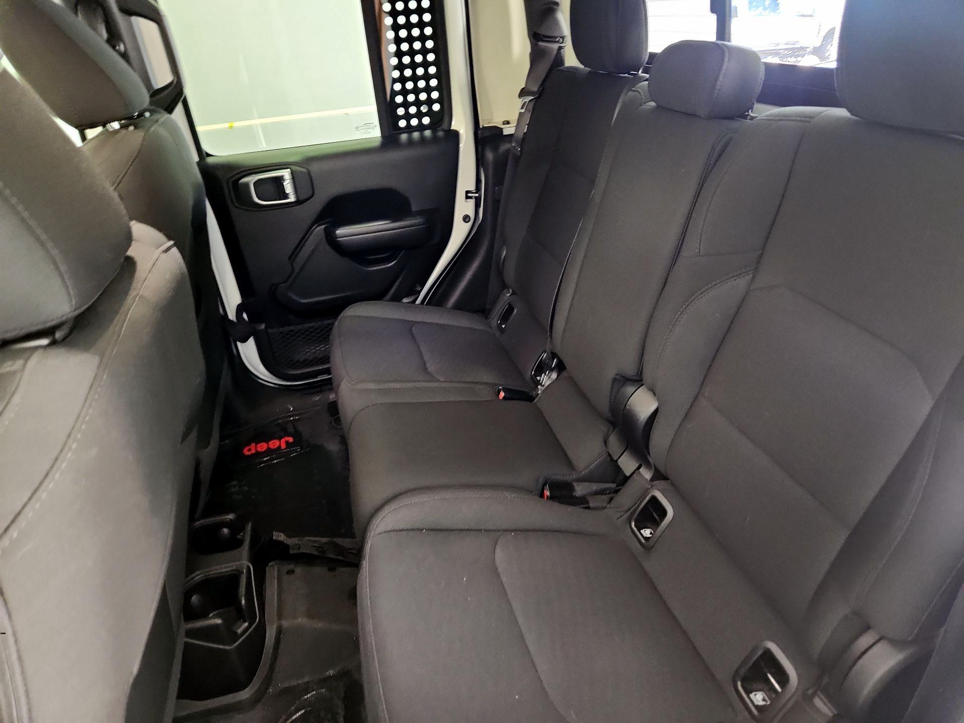 Thumbnail: 2021 Jeep Gladiator - 19