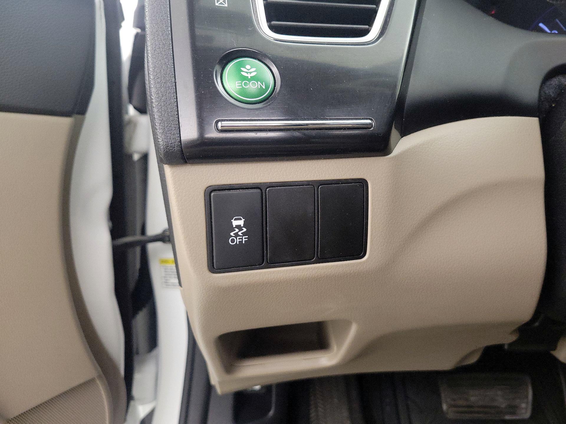 Thumbnail: 2015 Honda Civic - 13