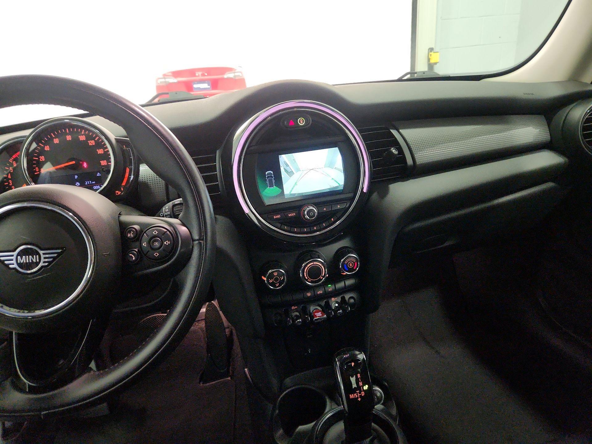 Thumbnail: 2021 MINI Cooper Hardtop - 9