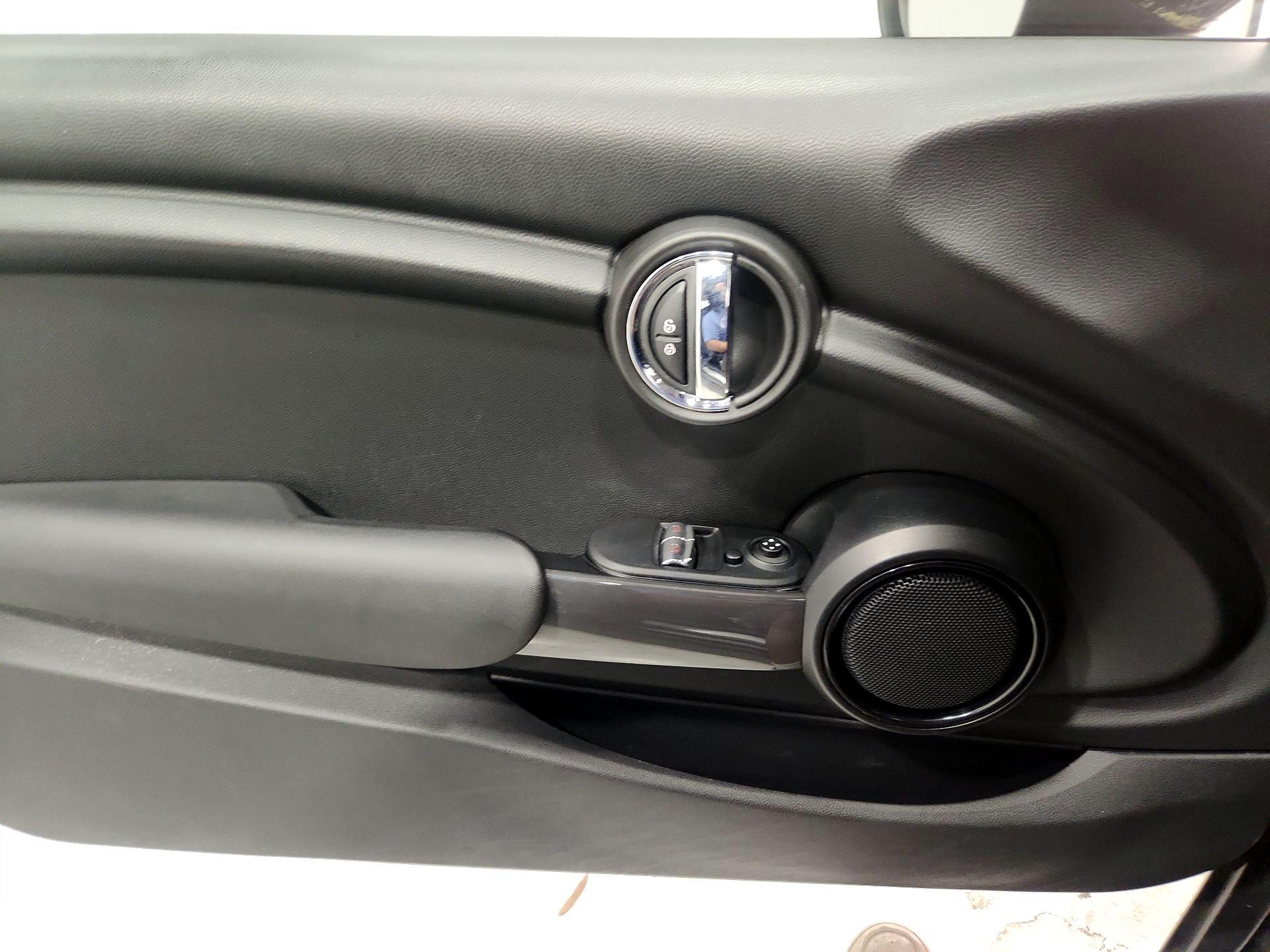 Thumbnail: 2021 MINI Cooper Hardtop - 12