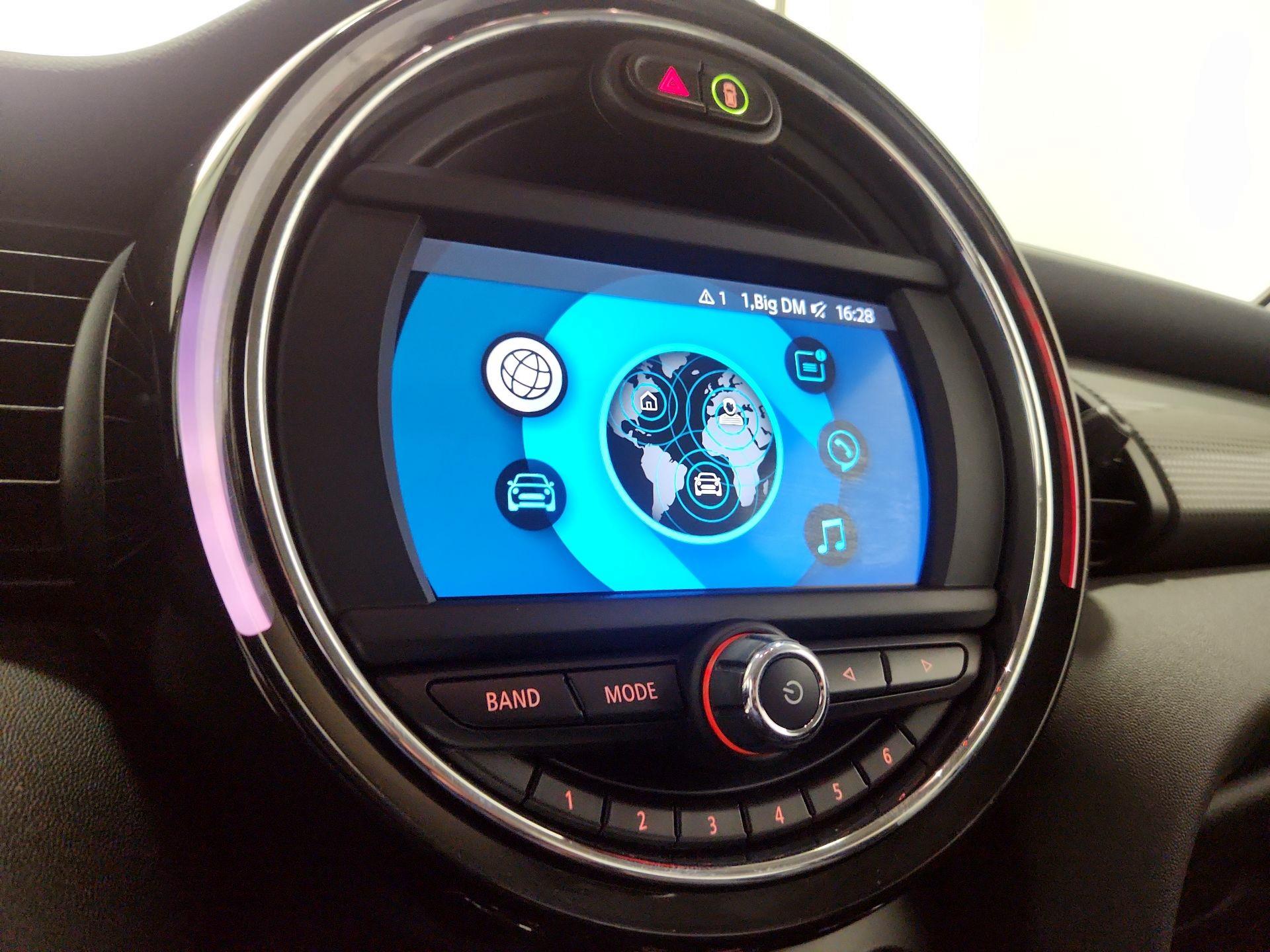 Thumbnail: 2021 MINI Cooper Hardtop - 15