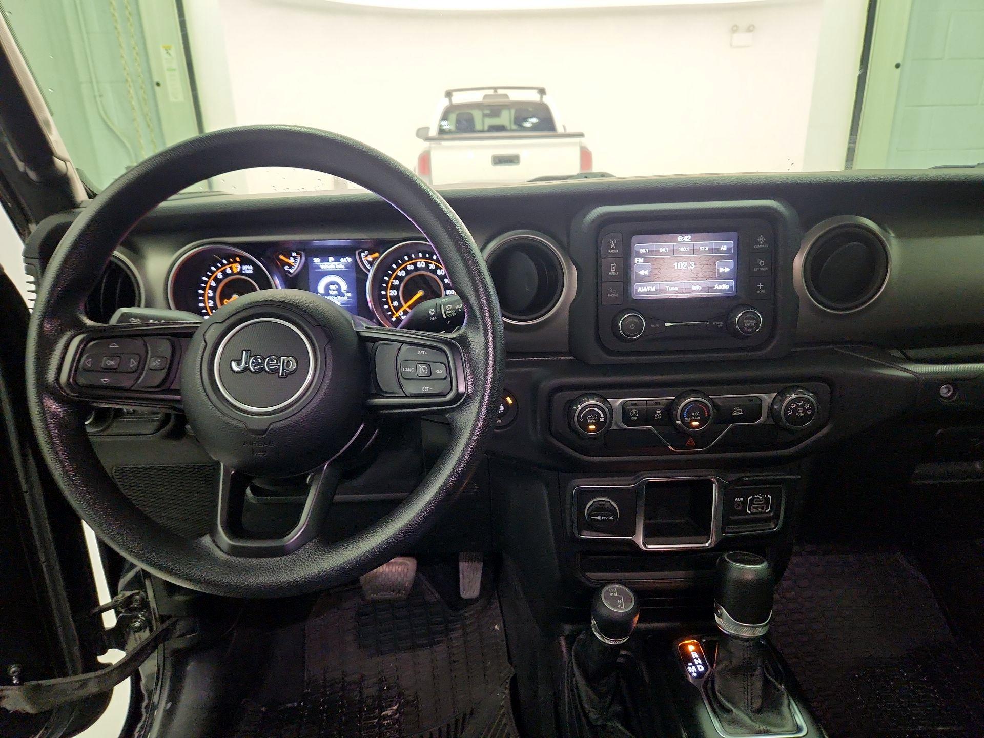 Thumbnail: 2021 Jeep Gladiator - 9