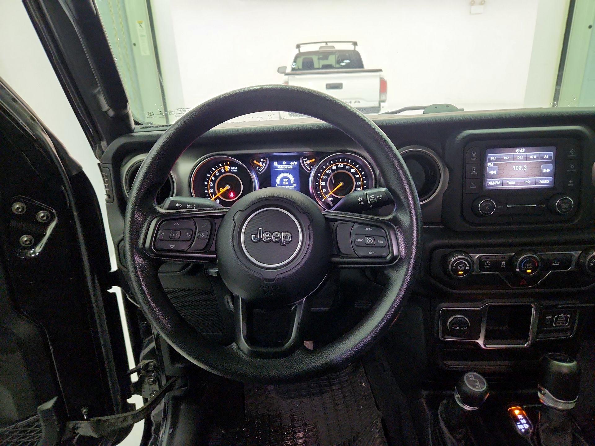 Thumbnail: 2021 Jeep Gladiator - 10