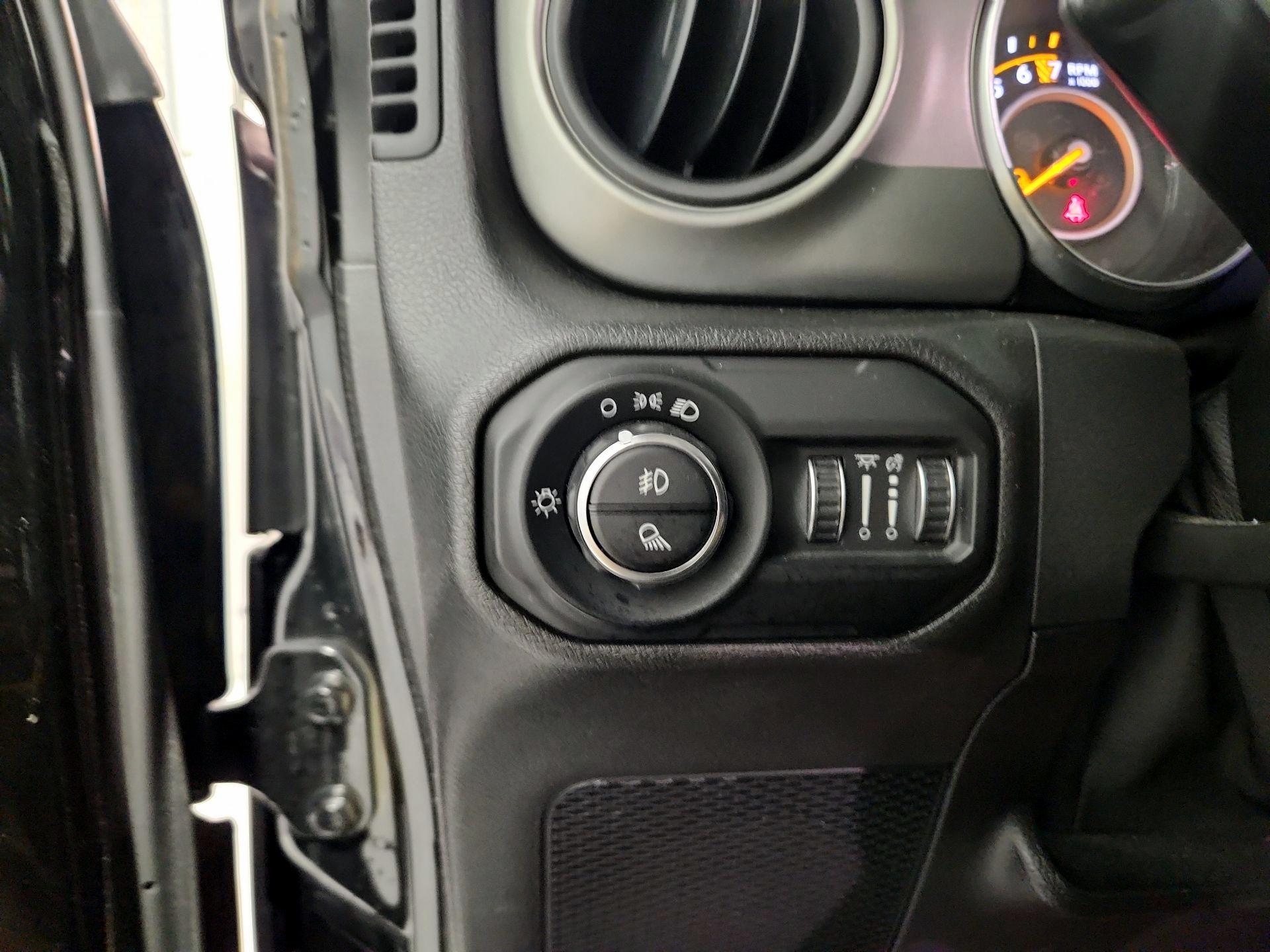 Thumbnail: 2021 Jeep Gladiator - 13