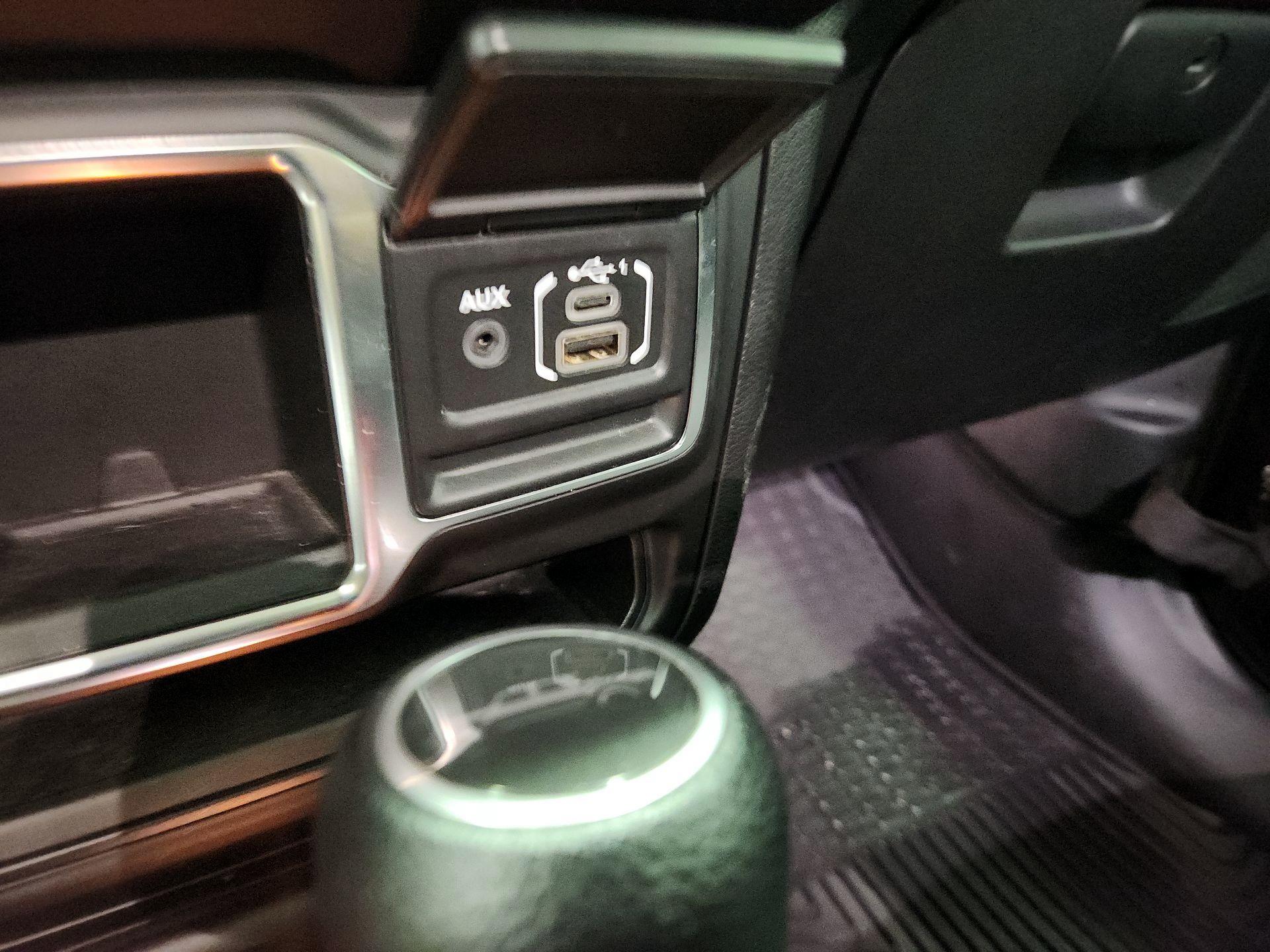 Thumbnail: 2021 Jeep Gladiator - 18