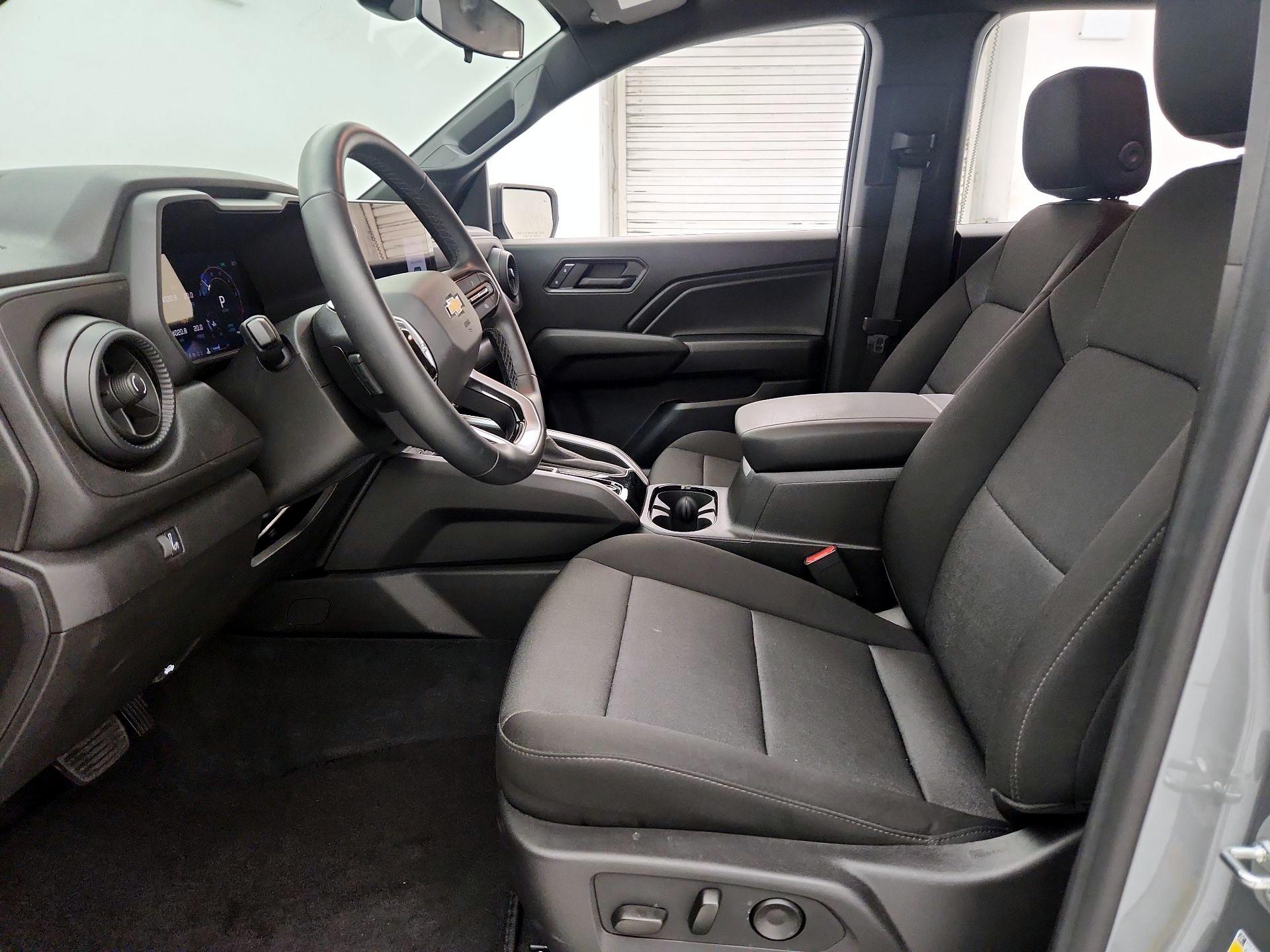 Thumbnail: 2025 Chevrolet Colorado - 11