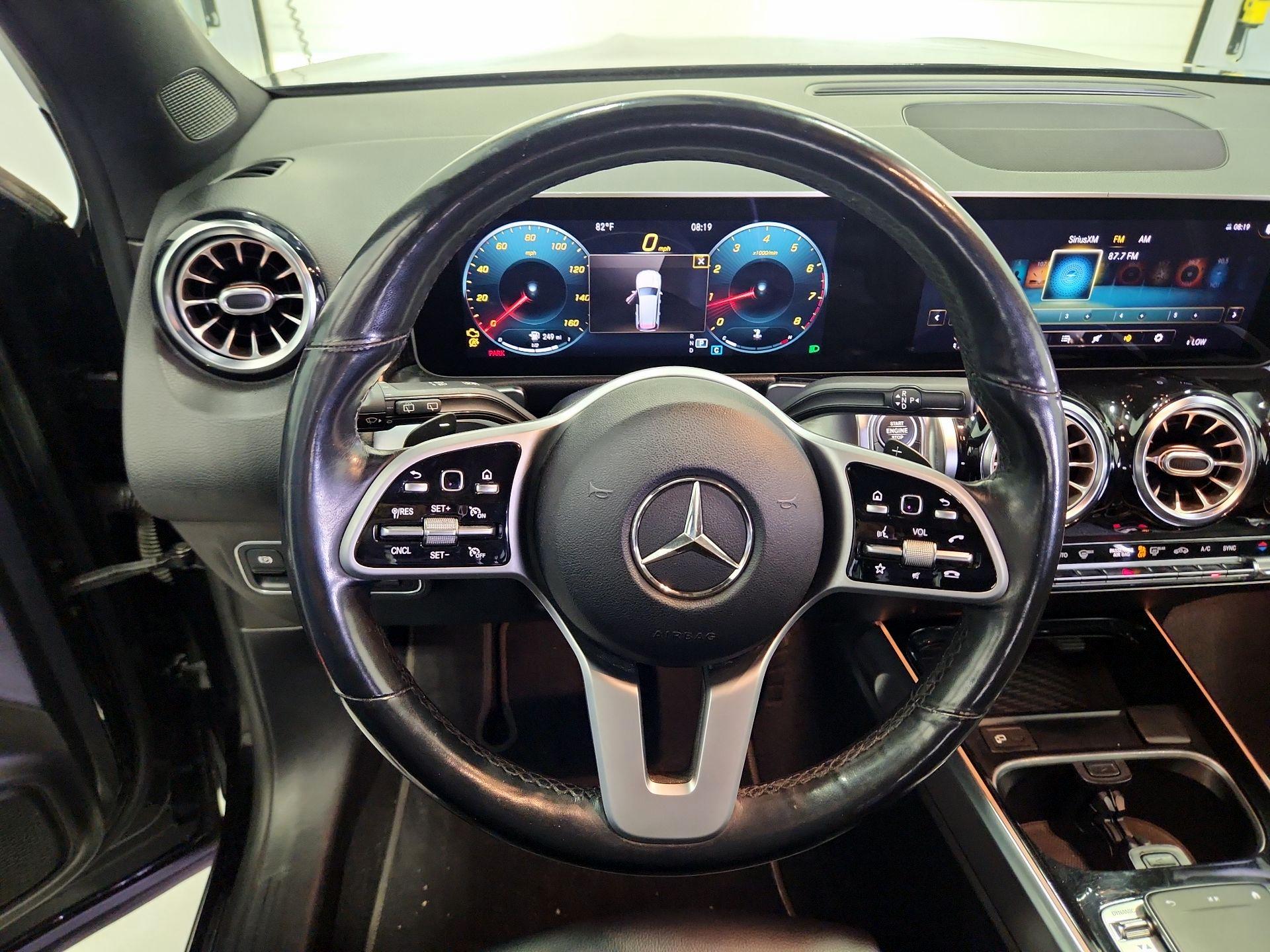 Thumbnail: 2020 Mercedes-Benz GLB - 10