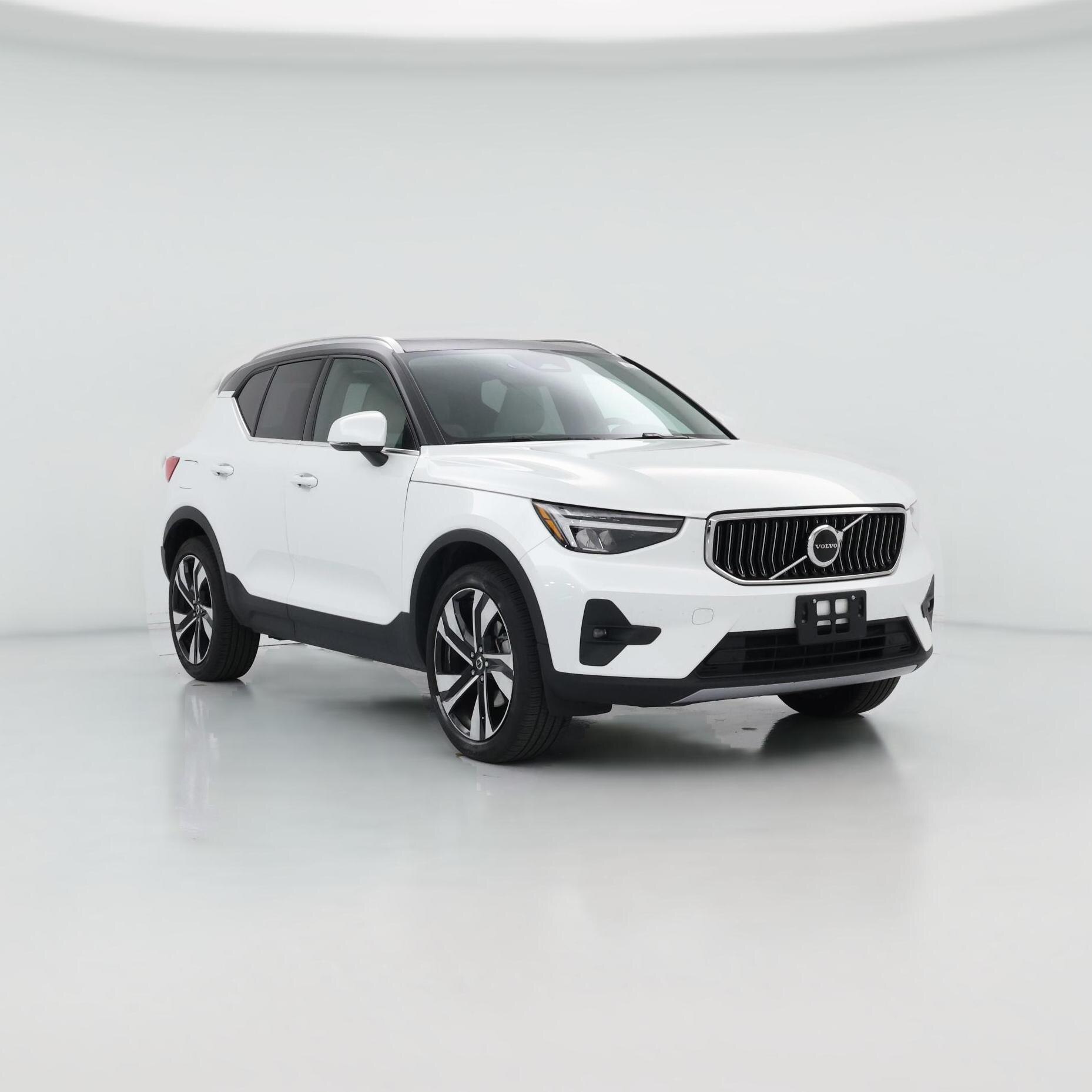 Thumbnail: 2023 Volvo XC40 - 1