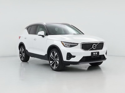 2023 Volvo XC40 B5 Plus Bright Theme