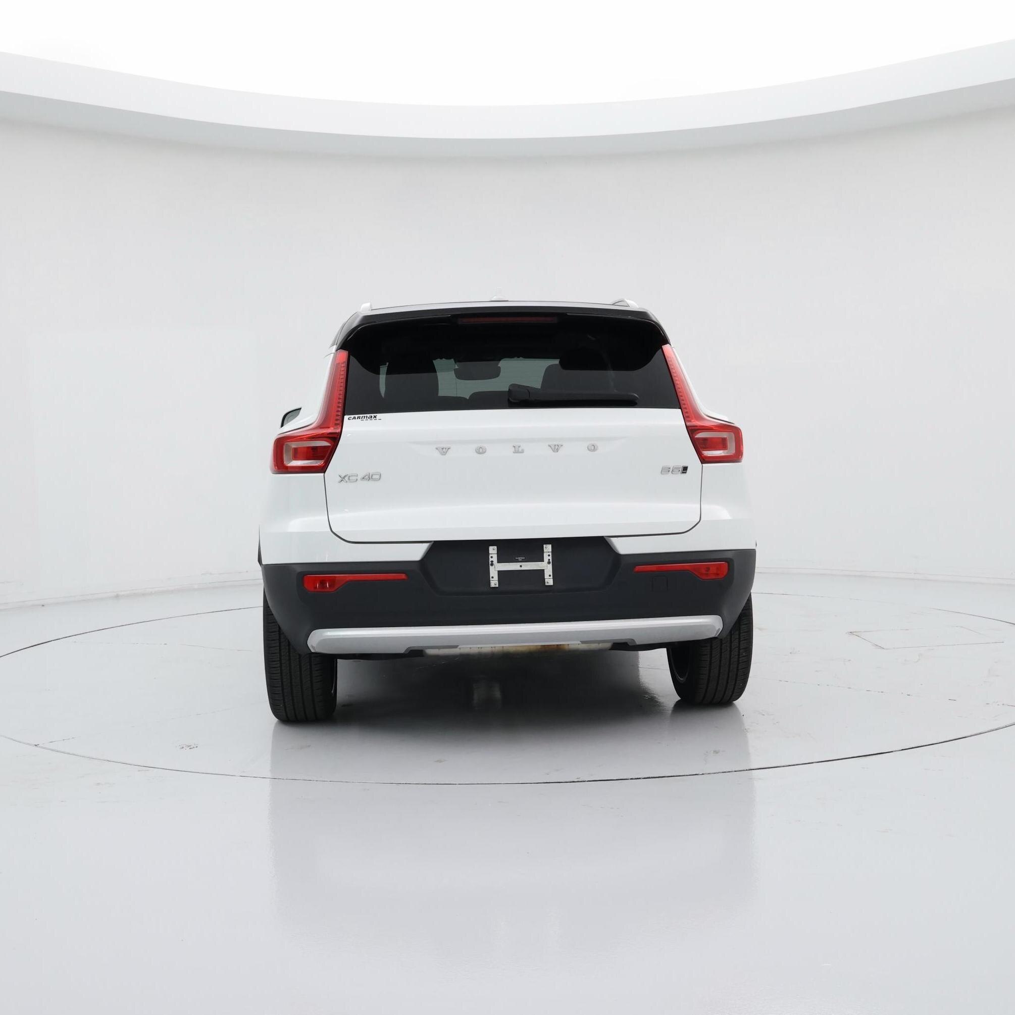 Thumbnail: 2023 Volvo XC40 - 6