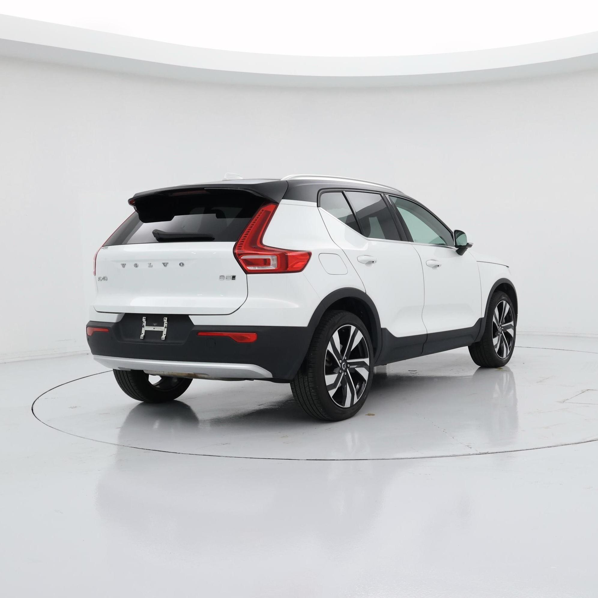 Thumbnail: 2023 Volvo XC40 - 8