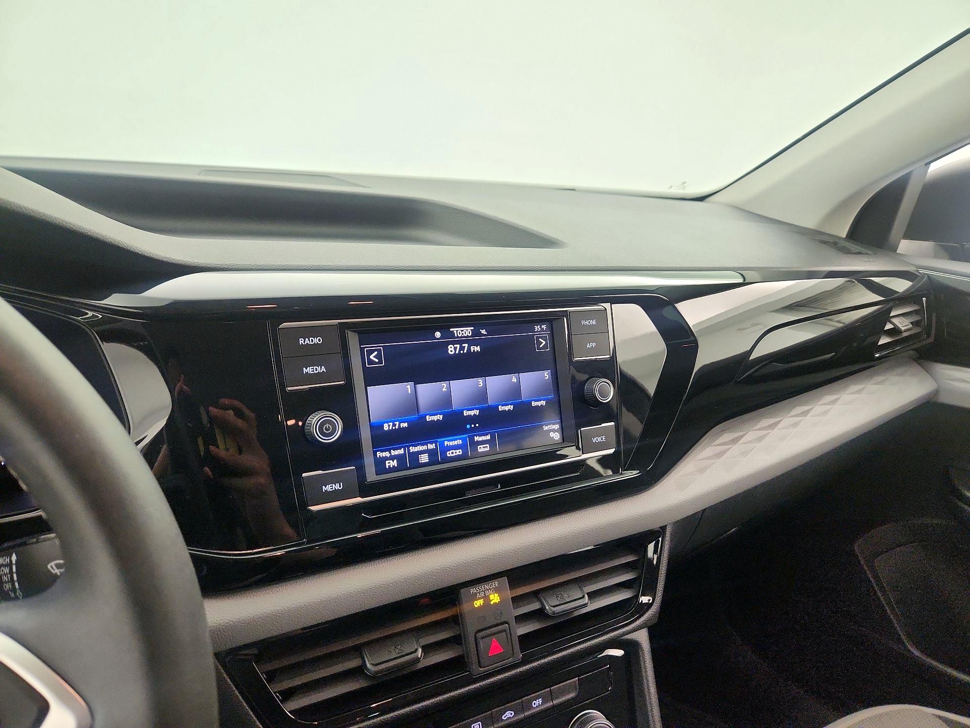 Thumbnail: 2023 Volkswagen Taos - 15