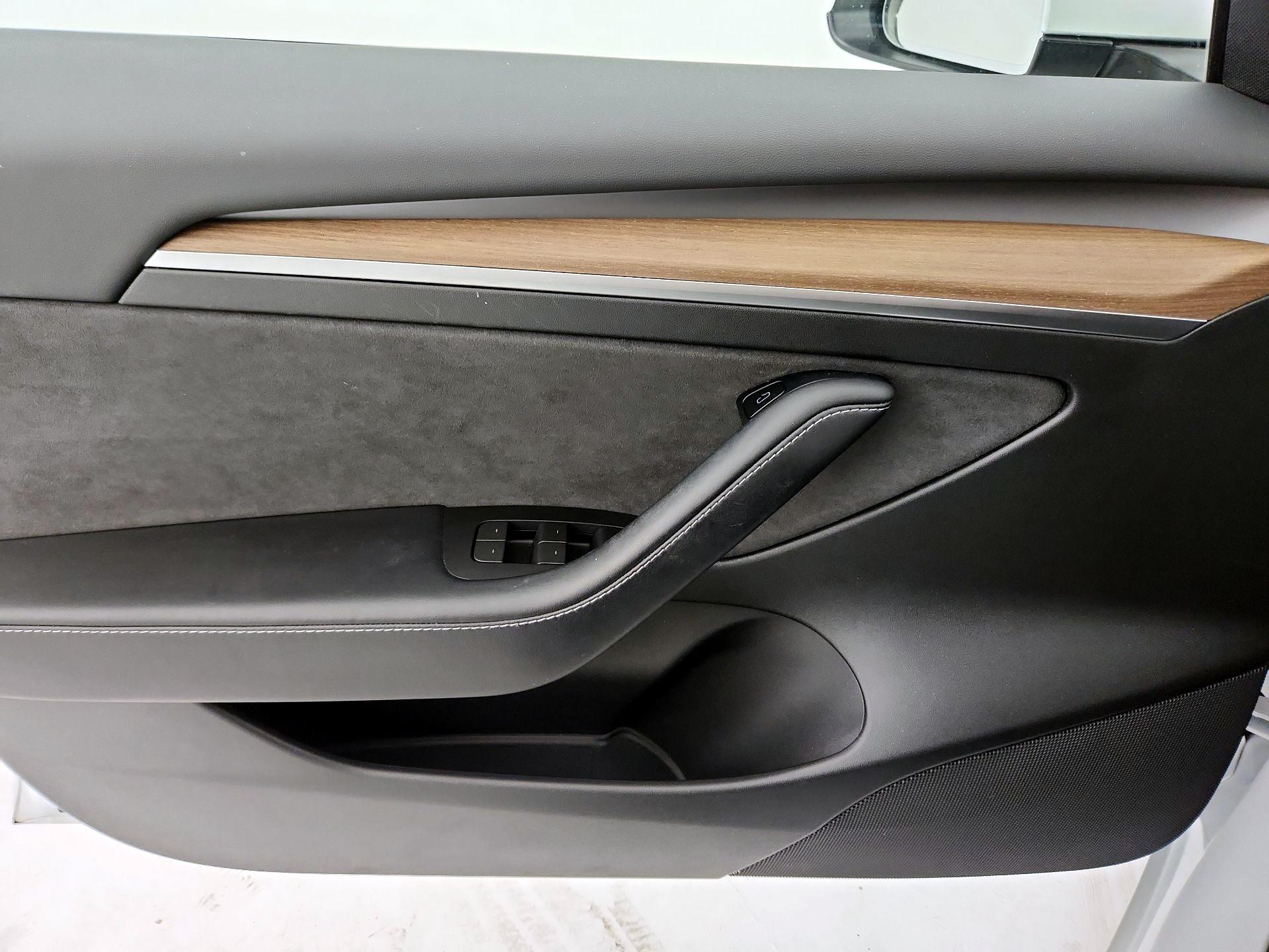 Thumbnail: 2023 Tesla Model 3 - 12