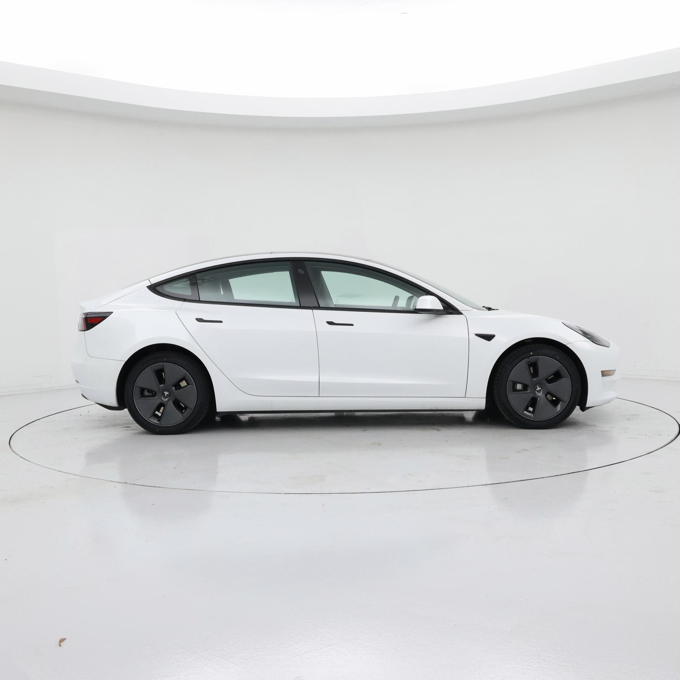 Thumbnail: 2023 Tesla Model 3 - 7