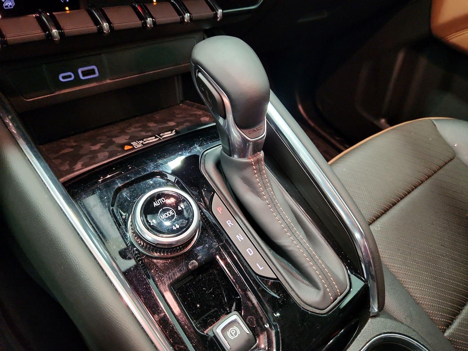 2024 GMC Canyon AT4 - Photo 18