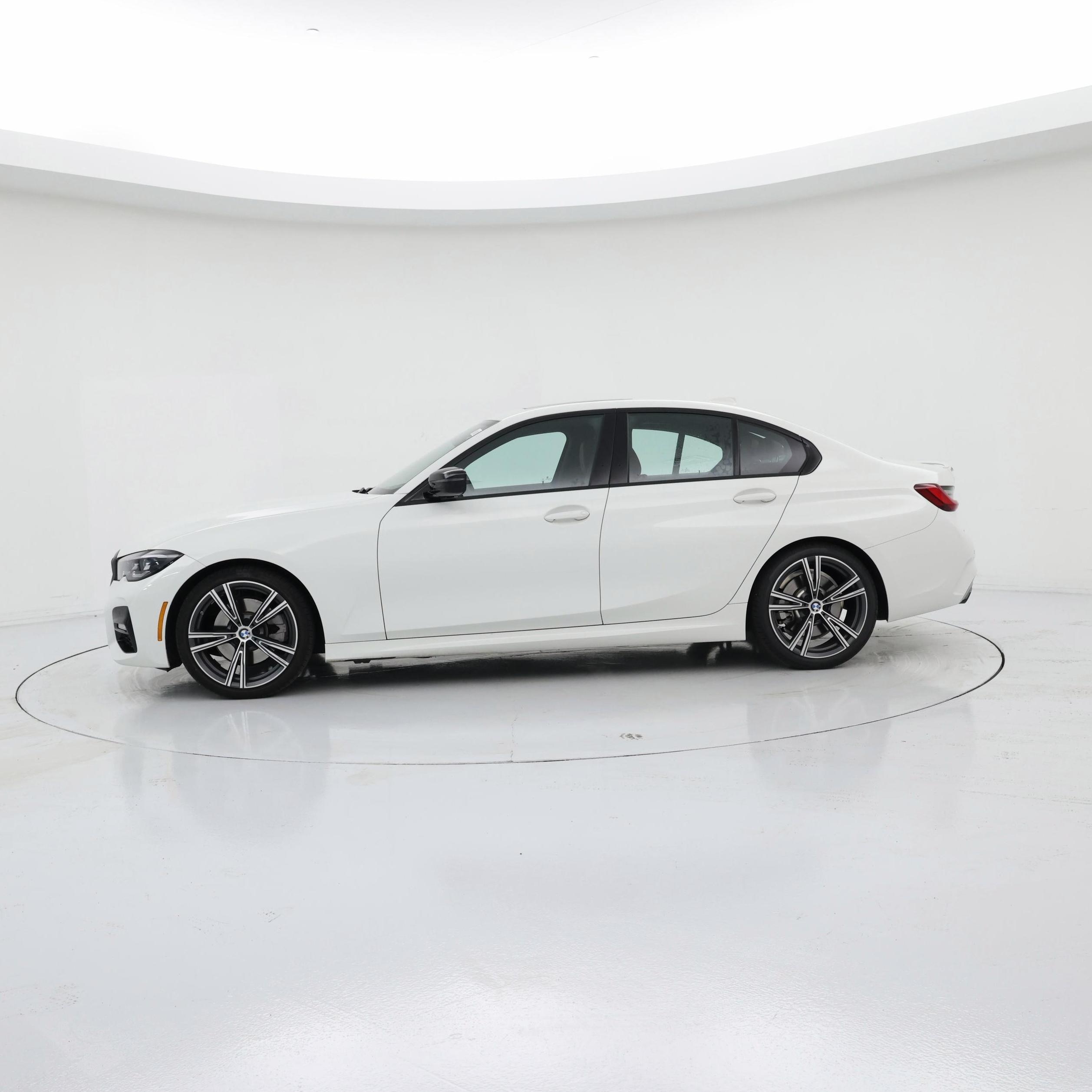 Thumbnail: 2022 BMW 3 Series - 3