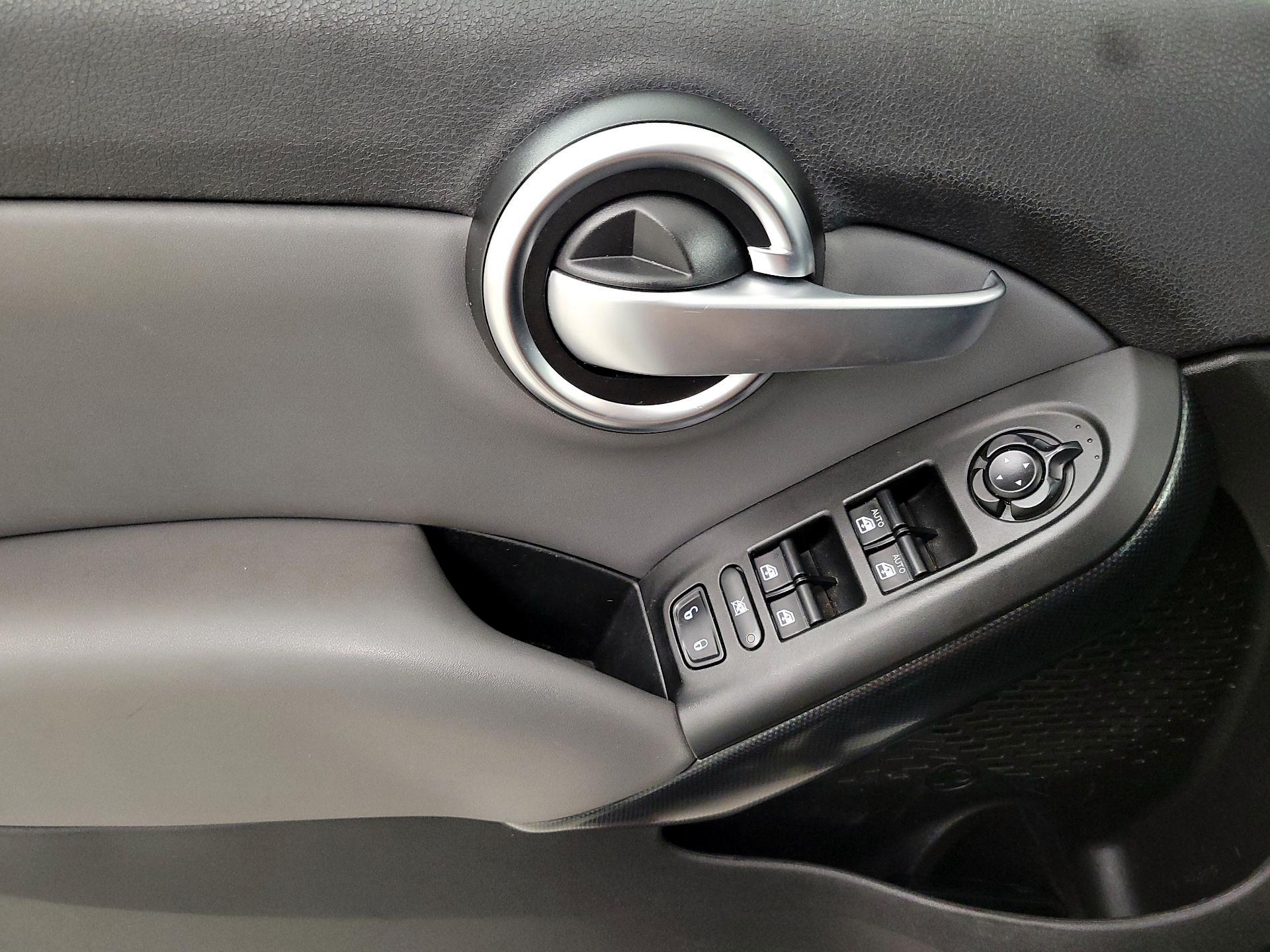 Thumbnail: 2016 Fiat 500X - 12