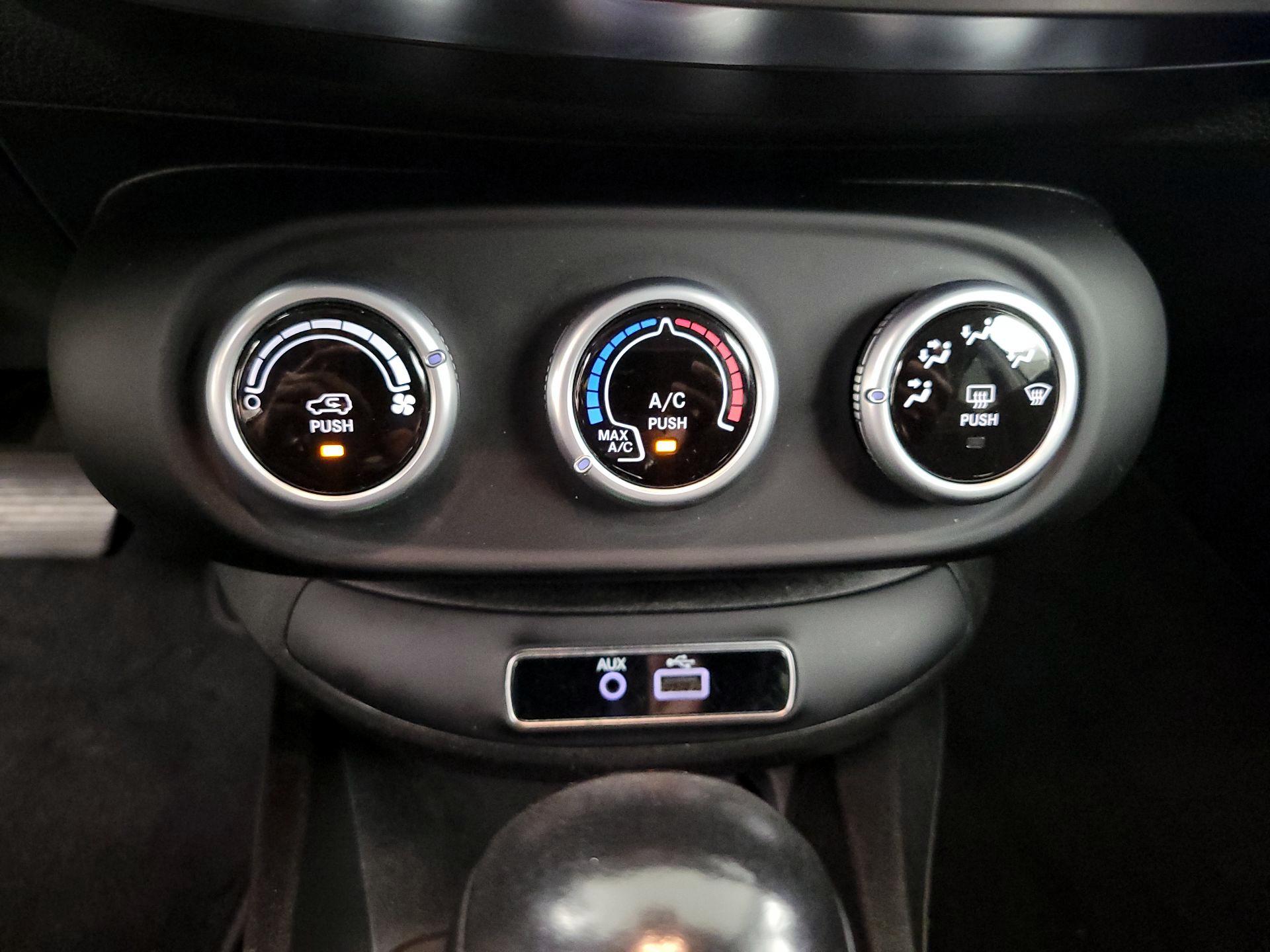 Thumbnail: 2016 Fiat 500X - 15