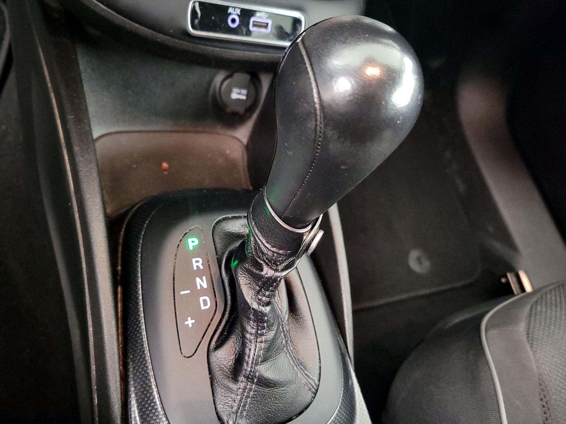 Thumbnail: 2016 Fiat 500X - 16