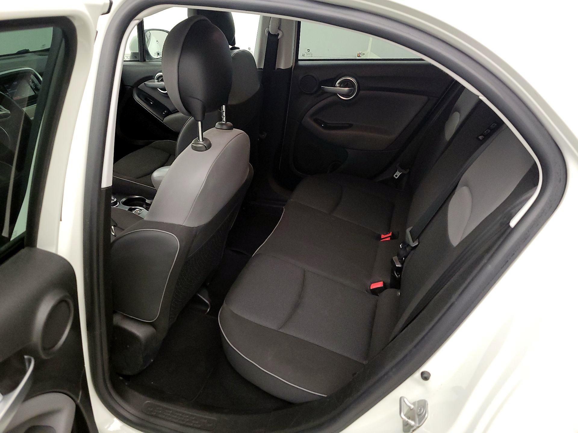 Thumbnail: 2016 Fiat 500X - 18