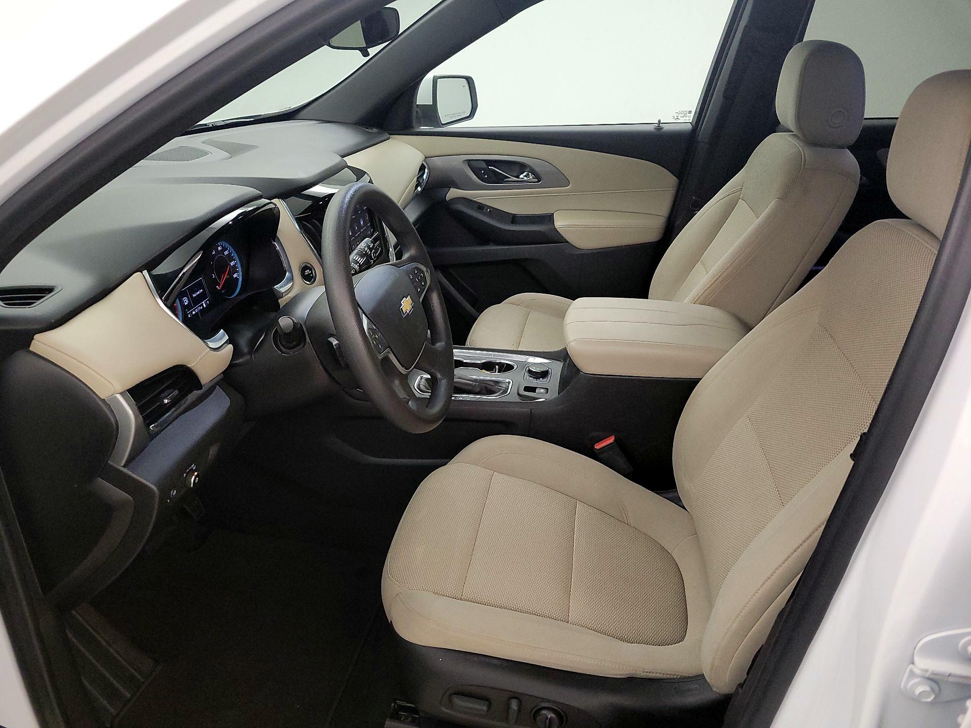 Thumbnail: 2022 Chevrolet Traverse - 11