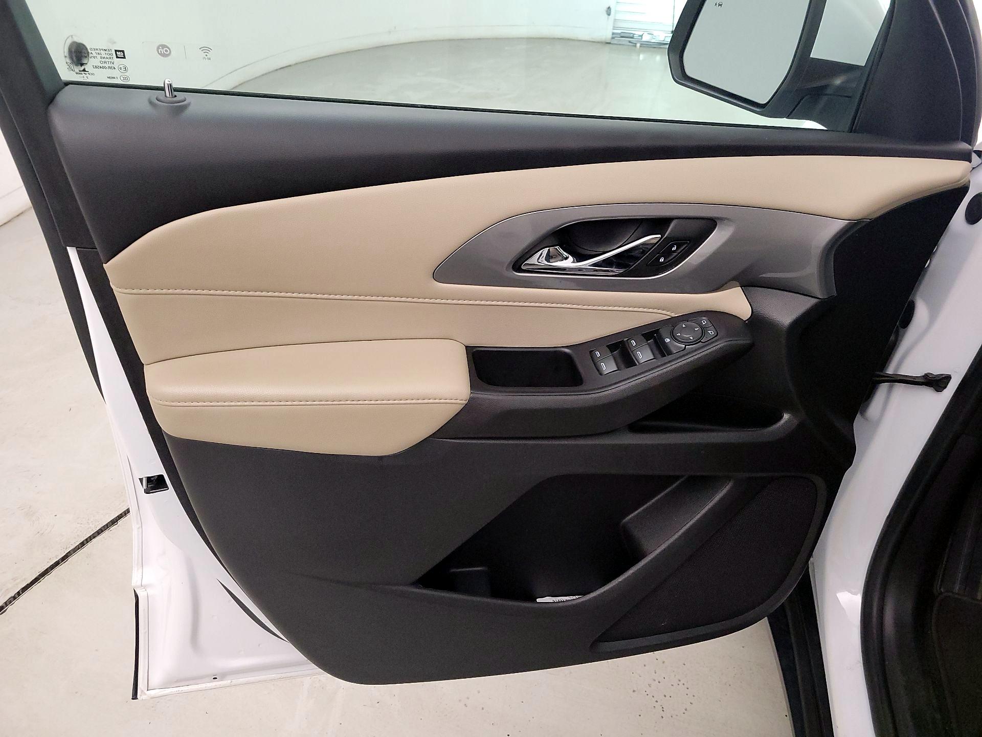 Thumbnail: 2022 Chevrolet Traverse - 12