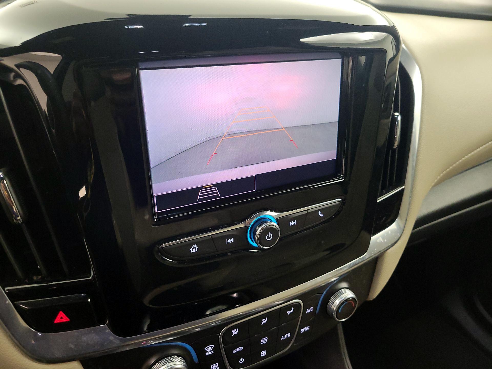 Thumbnail: 2022 Chevrolet Traverse - 14