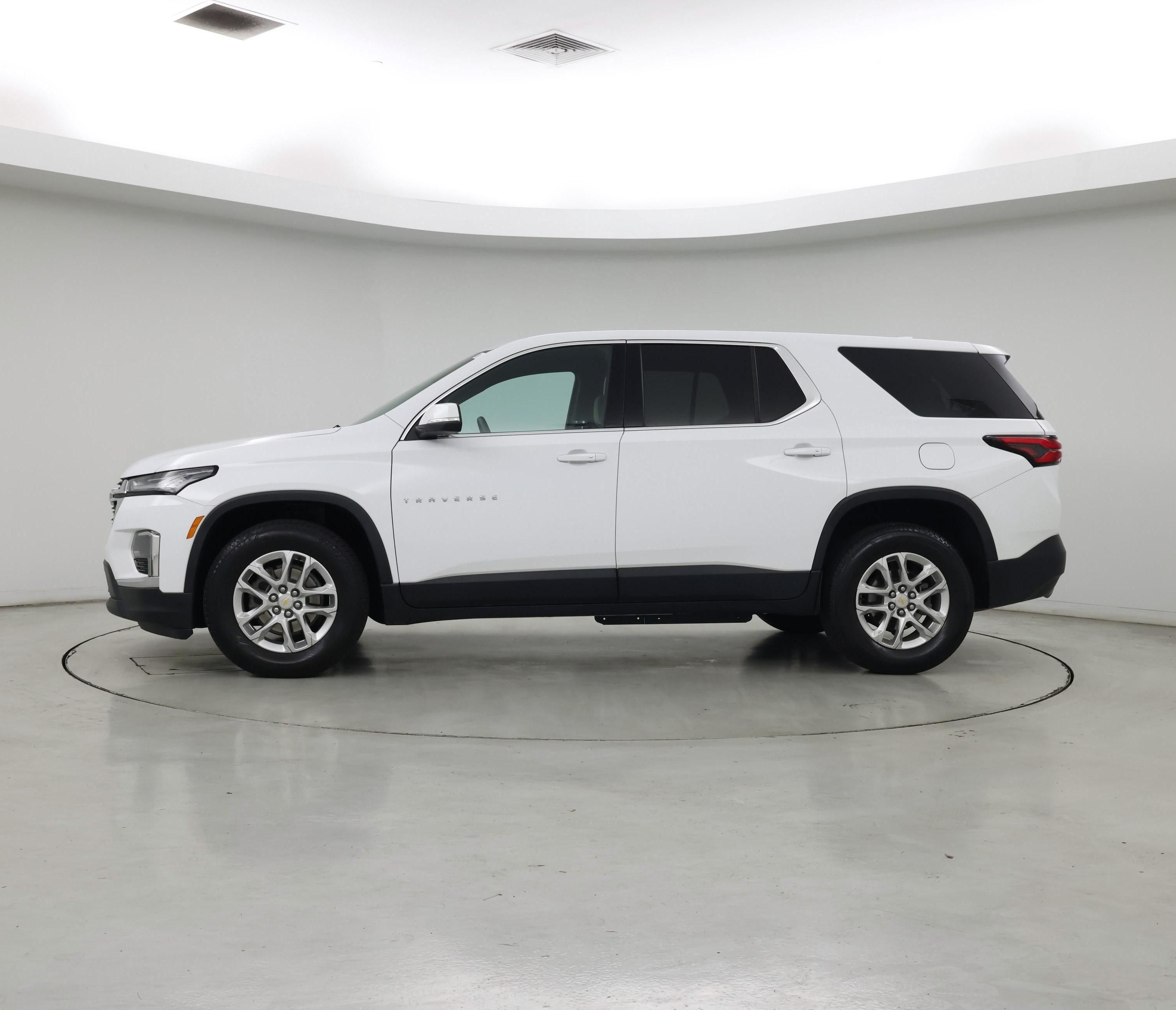 Thumbnail: 2022 Chevrolet Traverse - 3