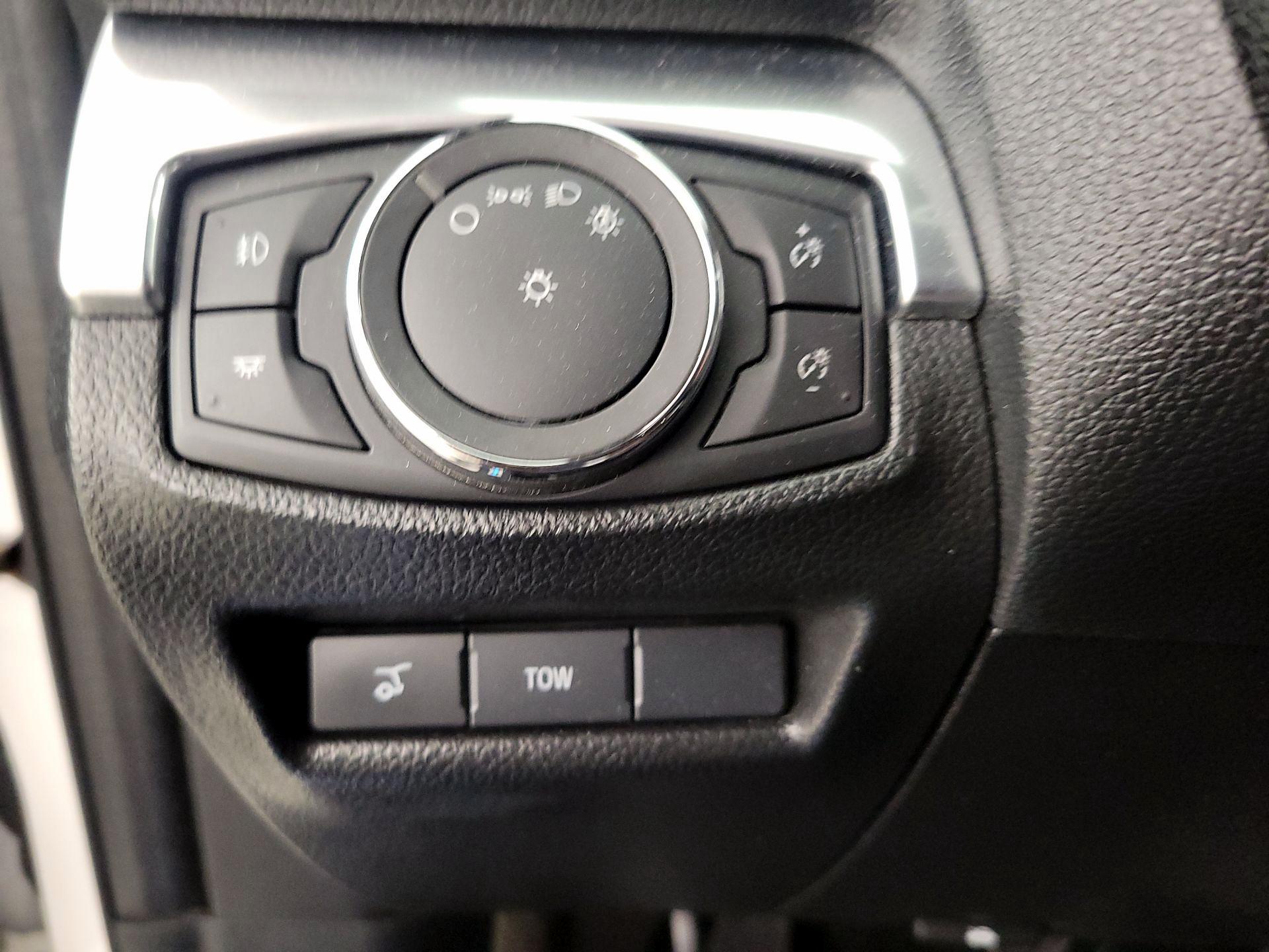 Thumbnail: 2018 Ford Explorer - 13