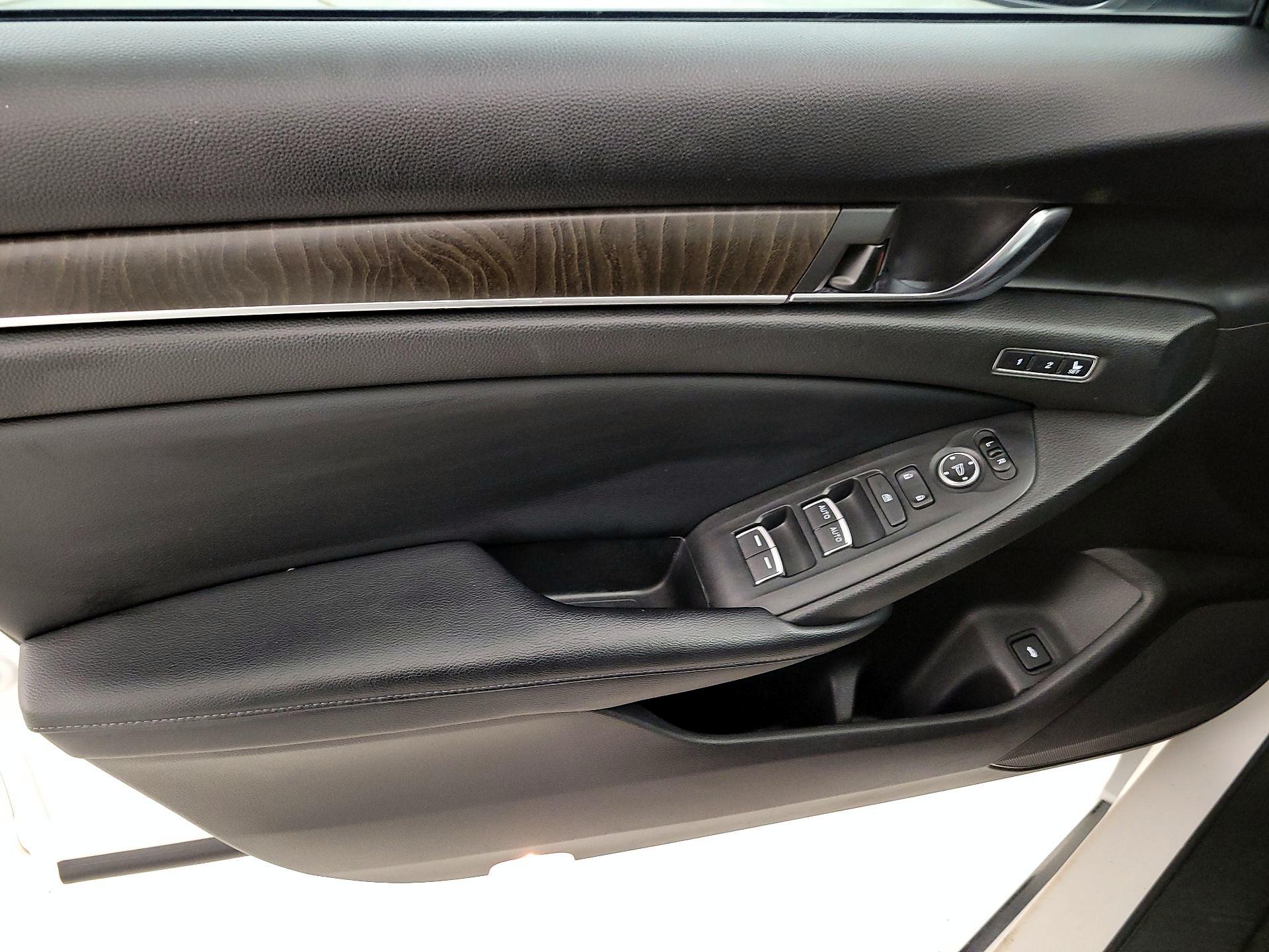 Thumbnail: 2018 Honda Accord - 12