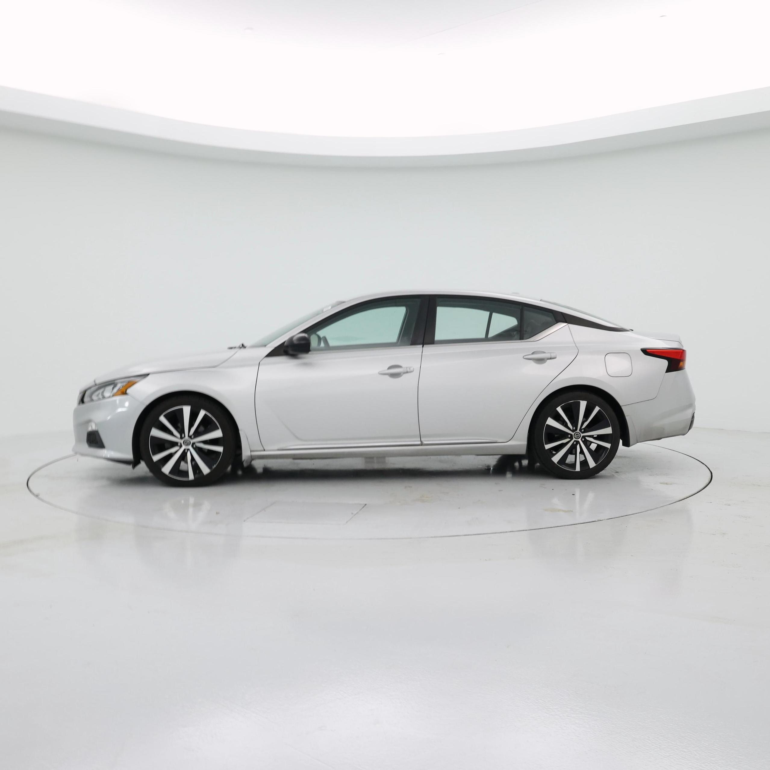 Thumbnail: 2020 Nissan Altima - 3