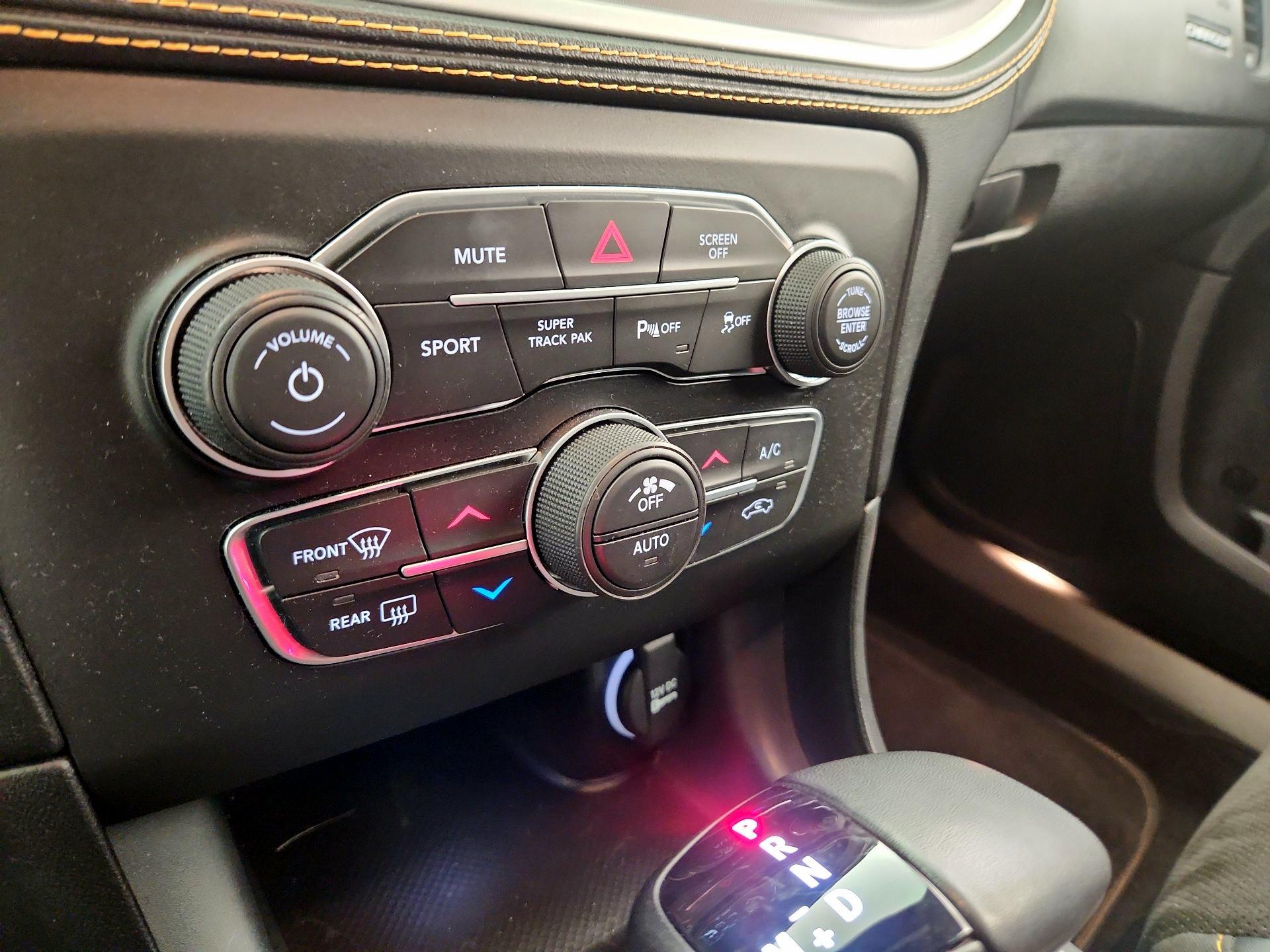 Thumbnail: 2022 Dodge Charger - 16